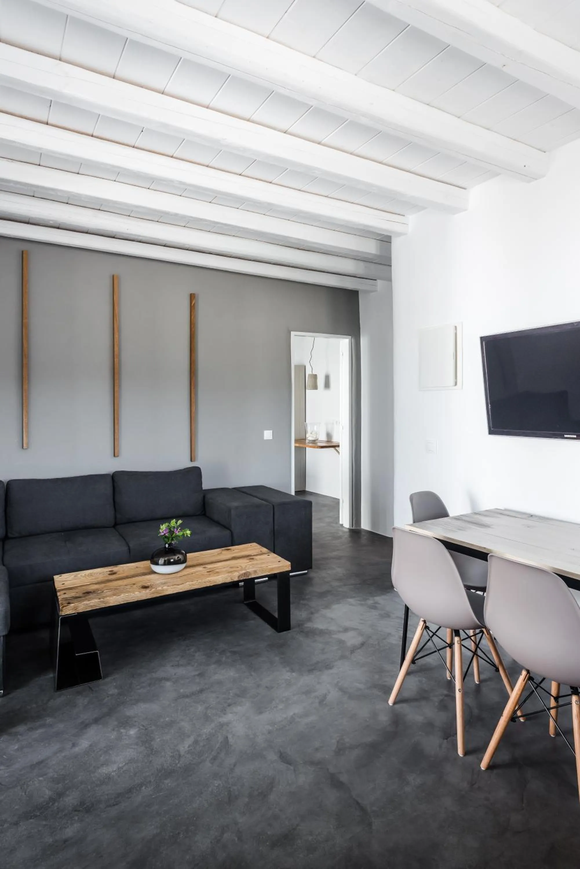 TV and multimedia in Mykonos Residence Villas & Suites Merchia beach