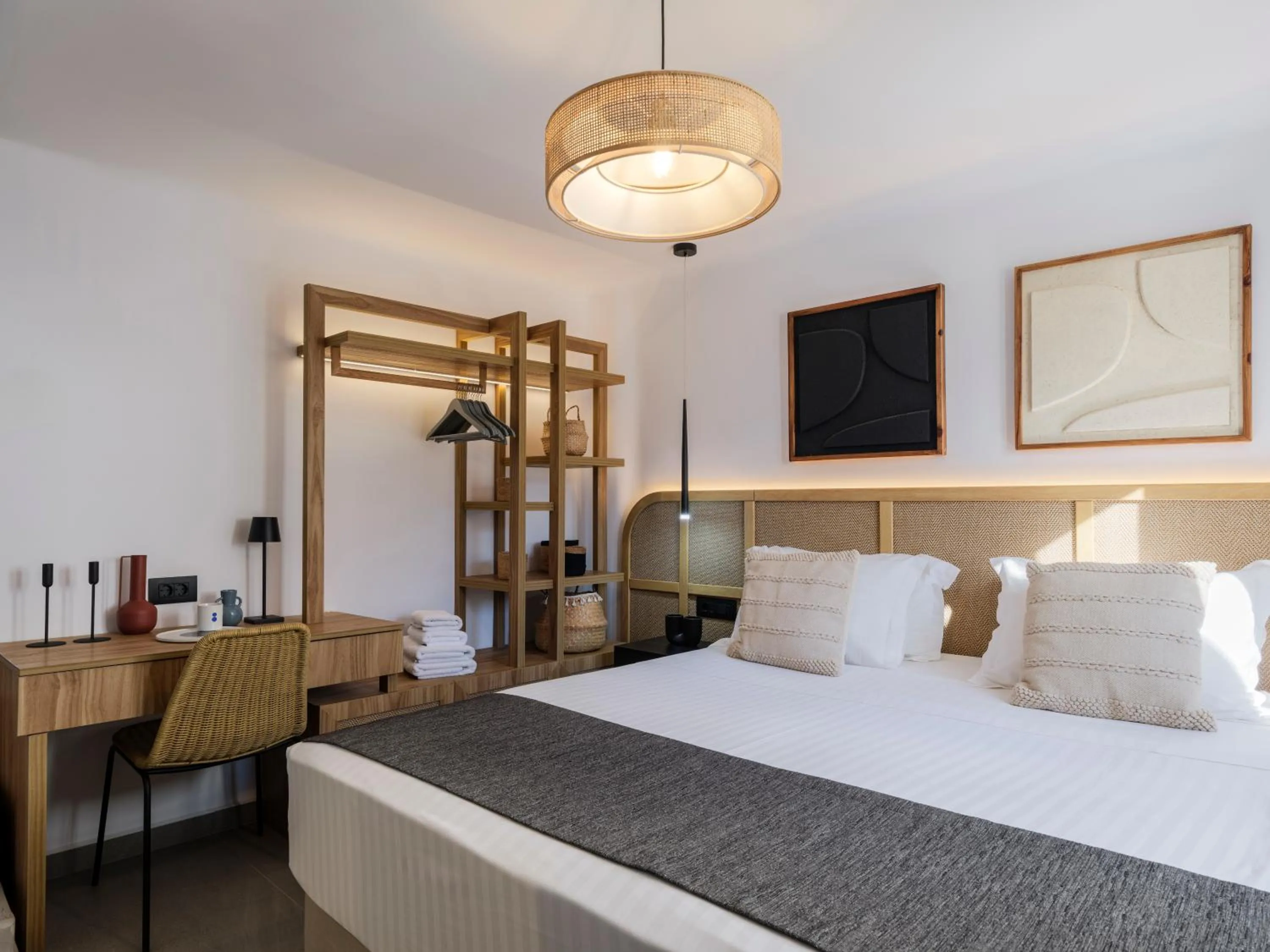 Bed in Mykonos Residence Villas & Suites Merchia beach