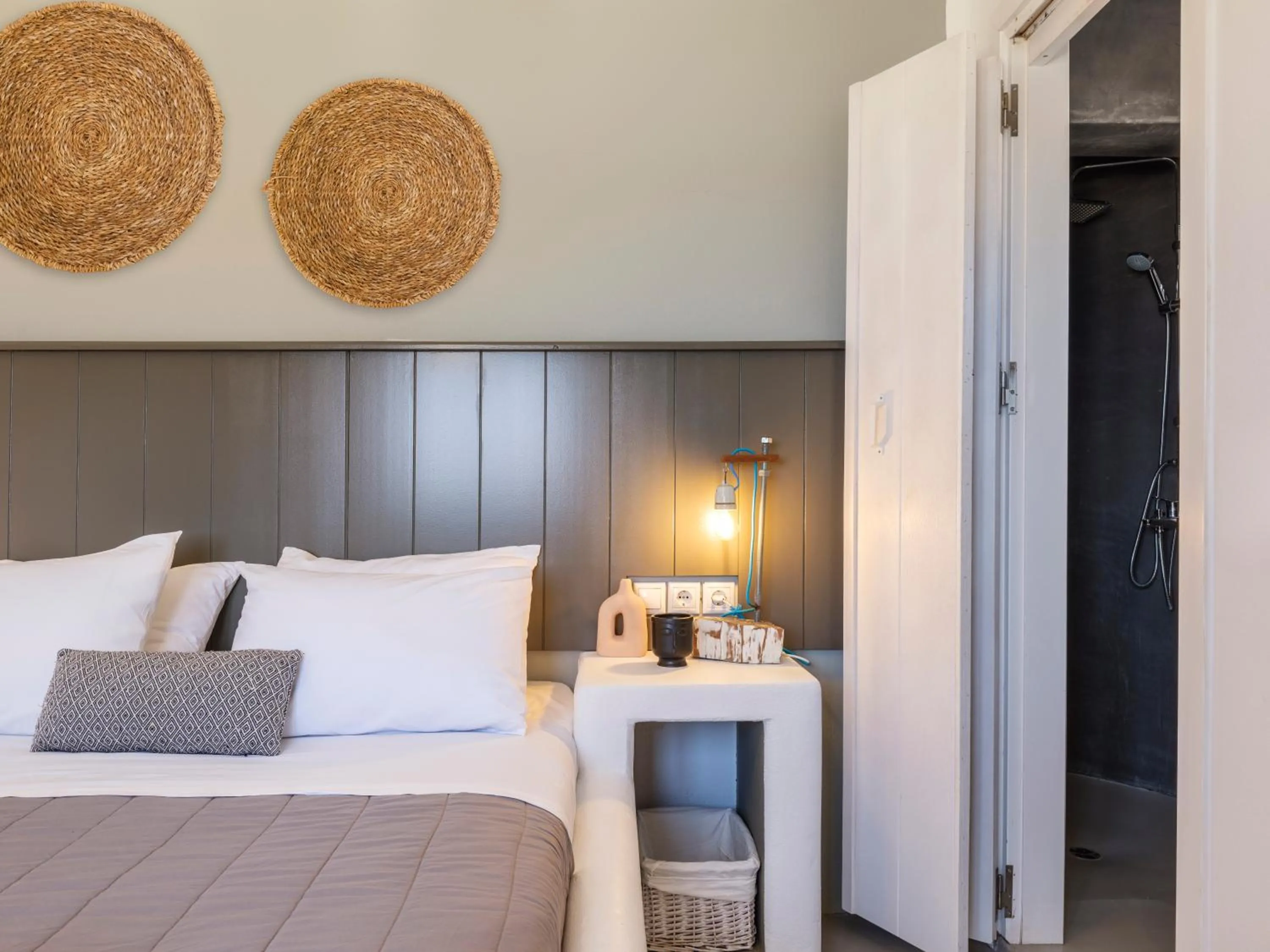 Bed in Mykonos Residence Villas & Suites Merchia beach