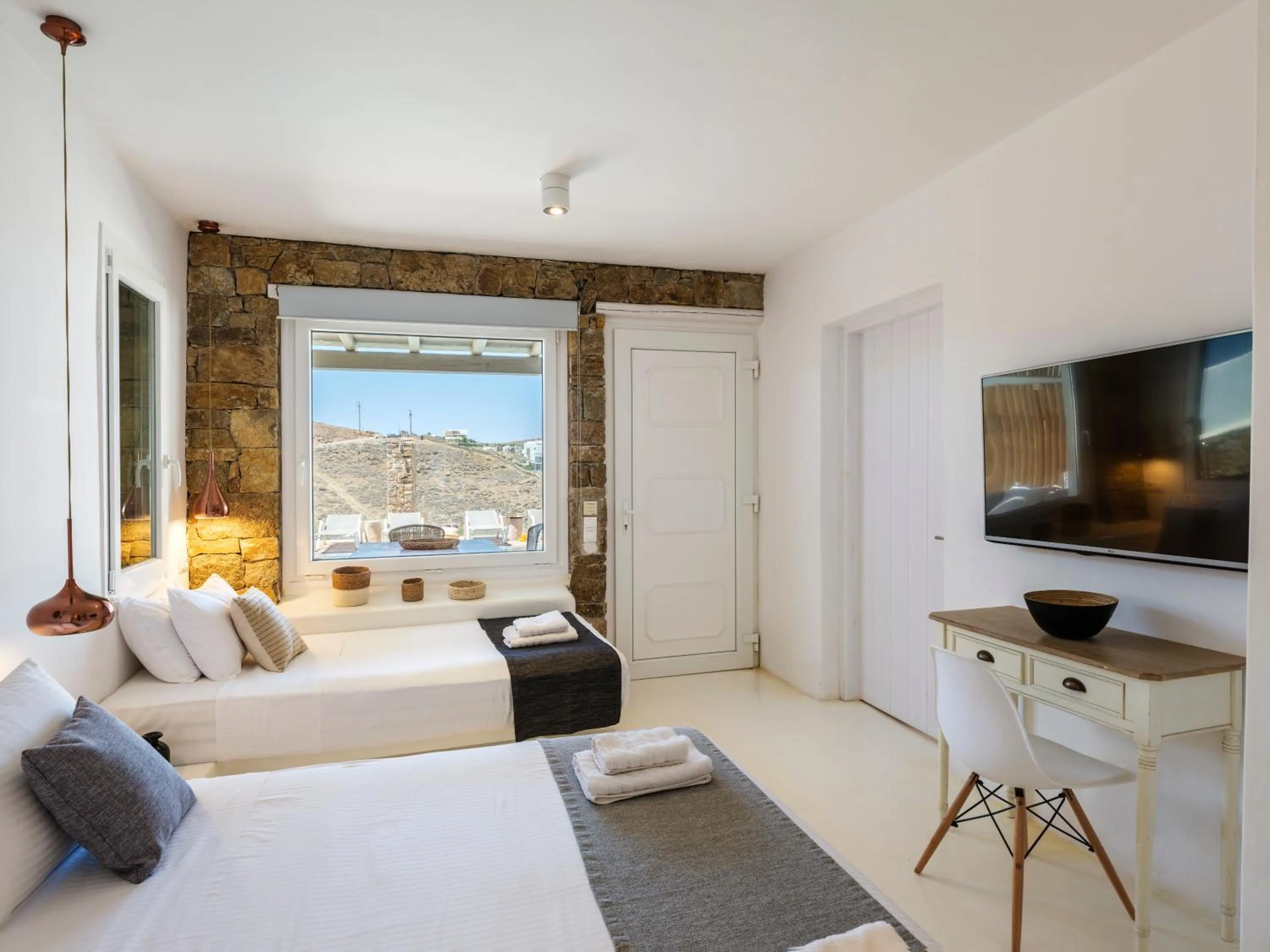 Bed in Mykonos Residence Villas & Suites Merchia beach