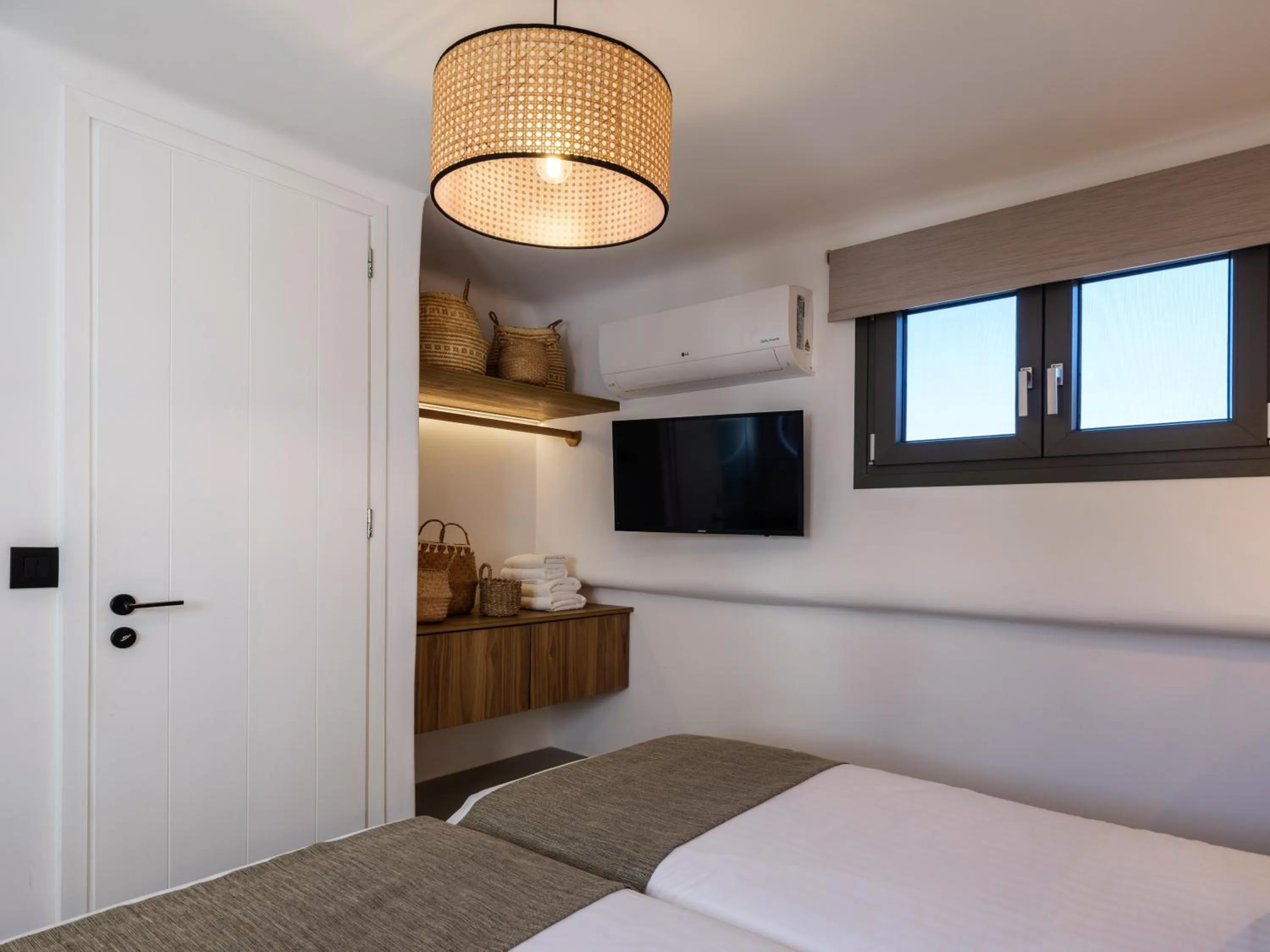 Bed in Mykonos Residence Villas & Suites Merchia beach