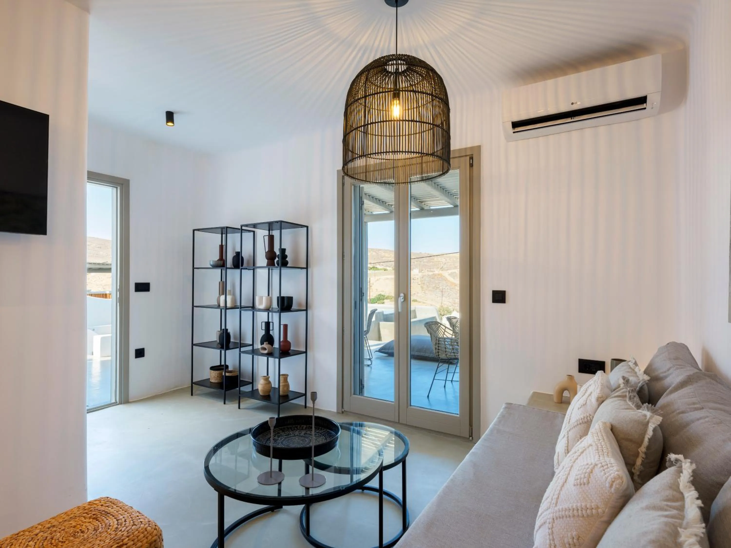 TV and multimedia in Mykonos Residence Villas & Suites Merchia beach
