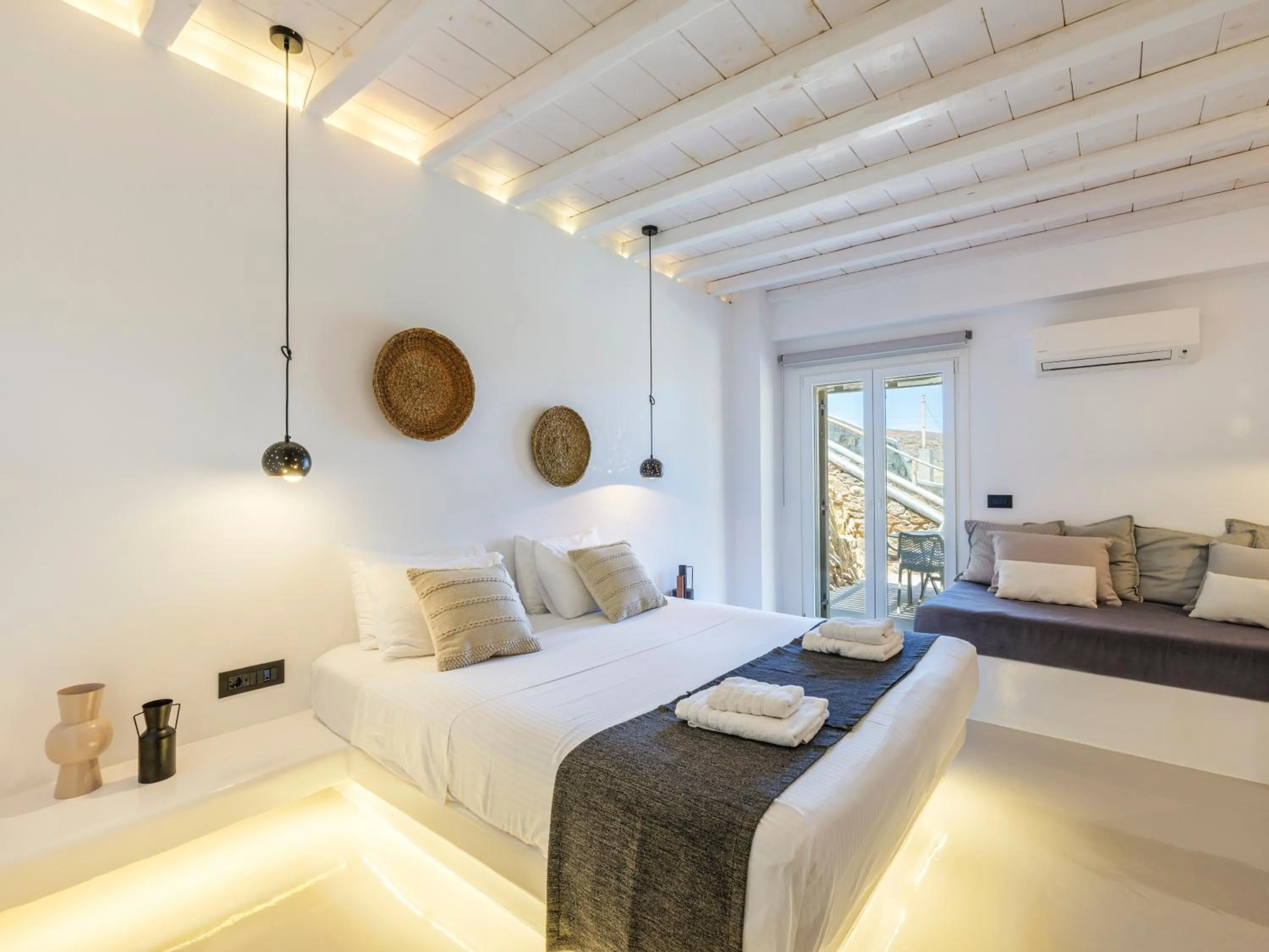 Bed in Mykonos Residence Villas & Suites Merchia beach