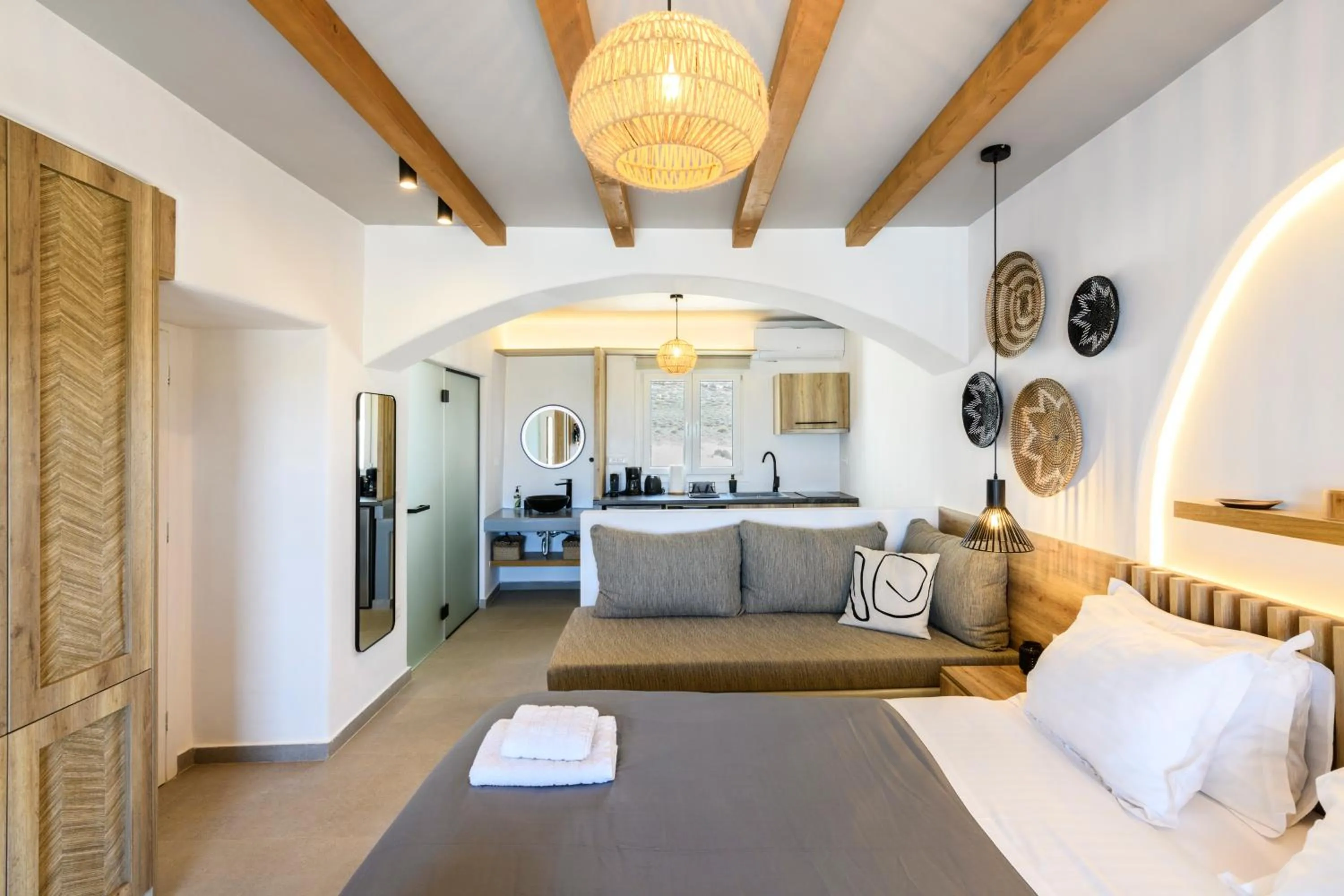 Bed in Mykonos Residence Villas & Suites Merchia beach