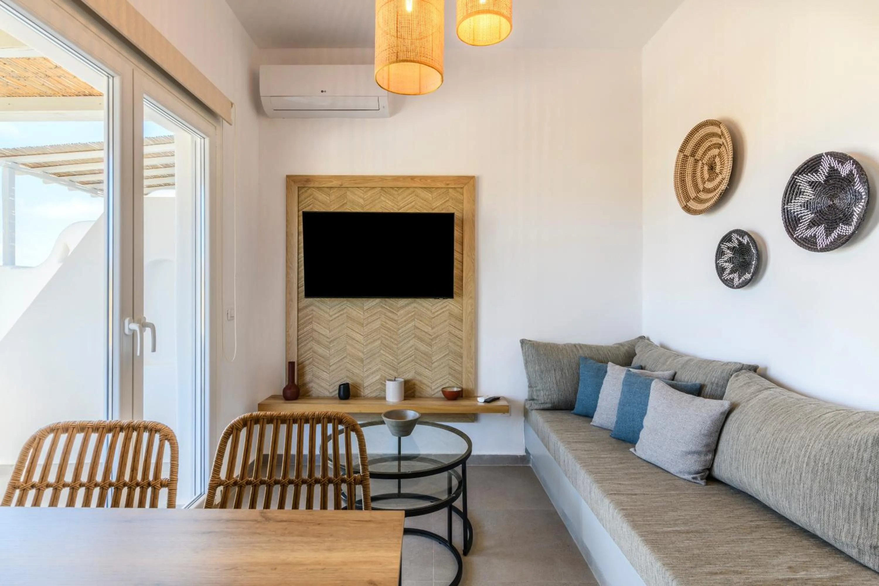 TV and multimedia in Mykonos Residence Villas & Suites Merchia beach