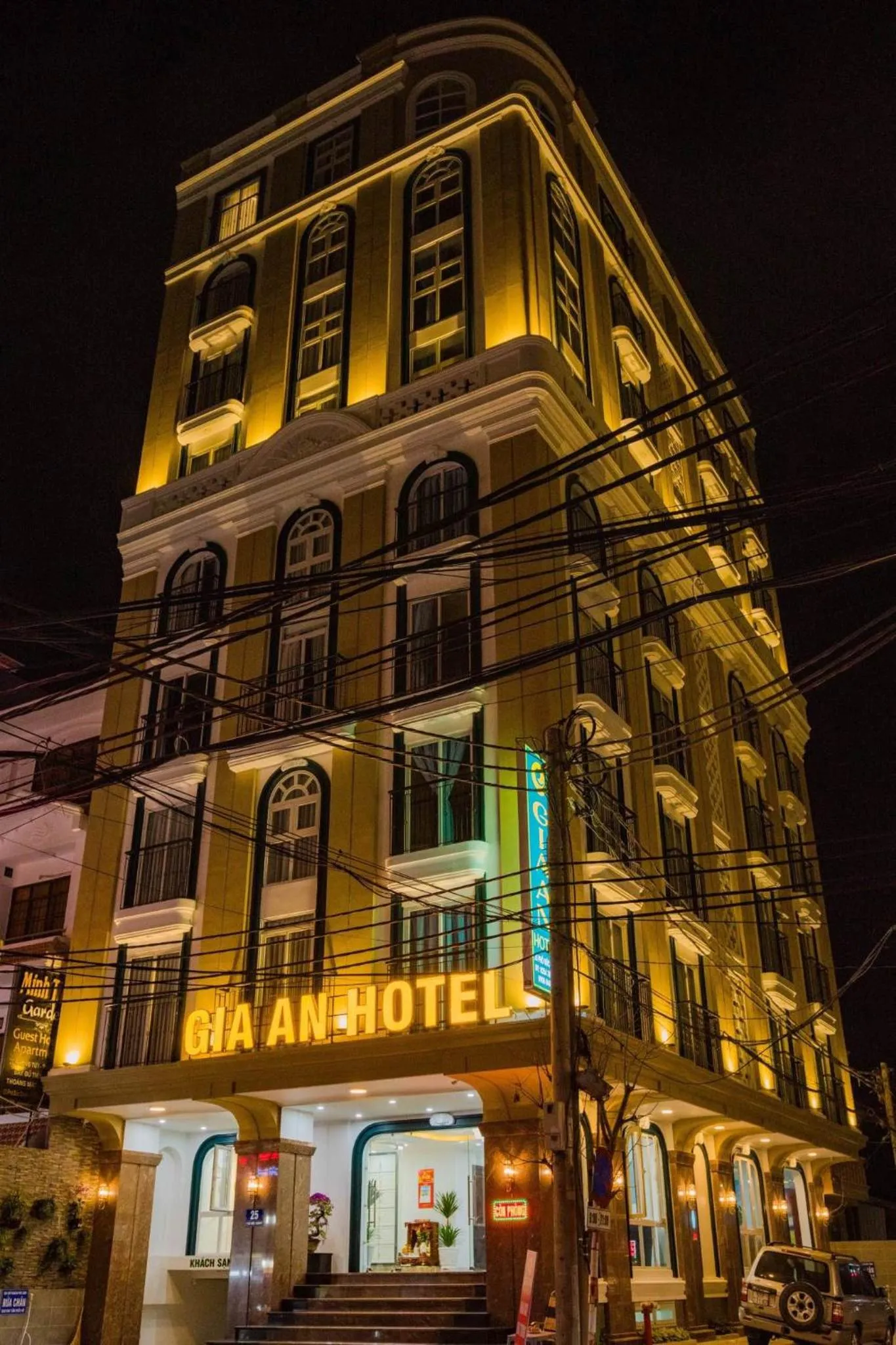 Night in Gia An Hotel