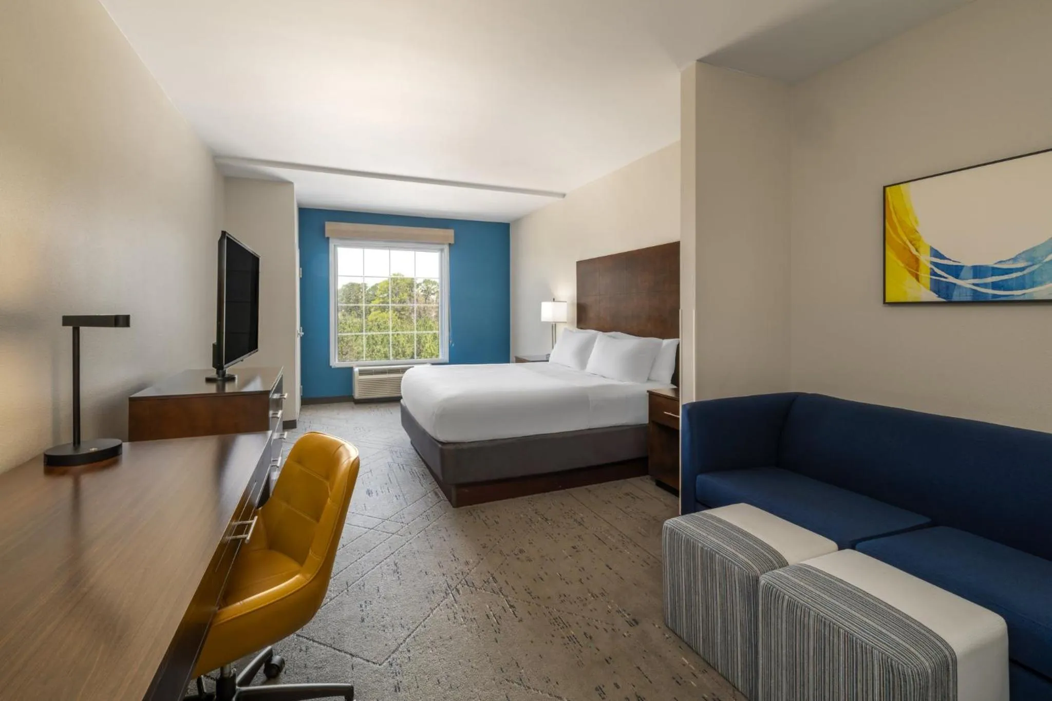 Photo of the whole room, Bed in Holiday Inn Express & Suites Aiken by IHG