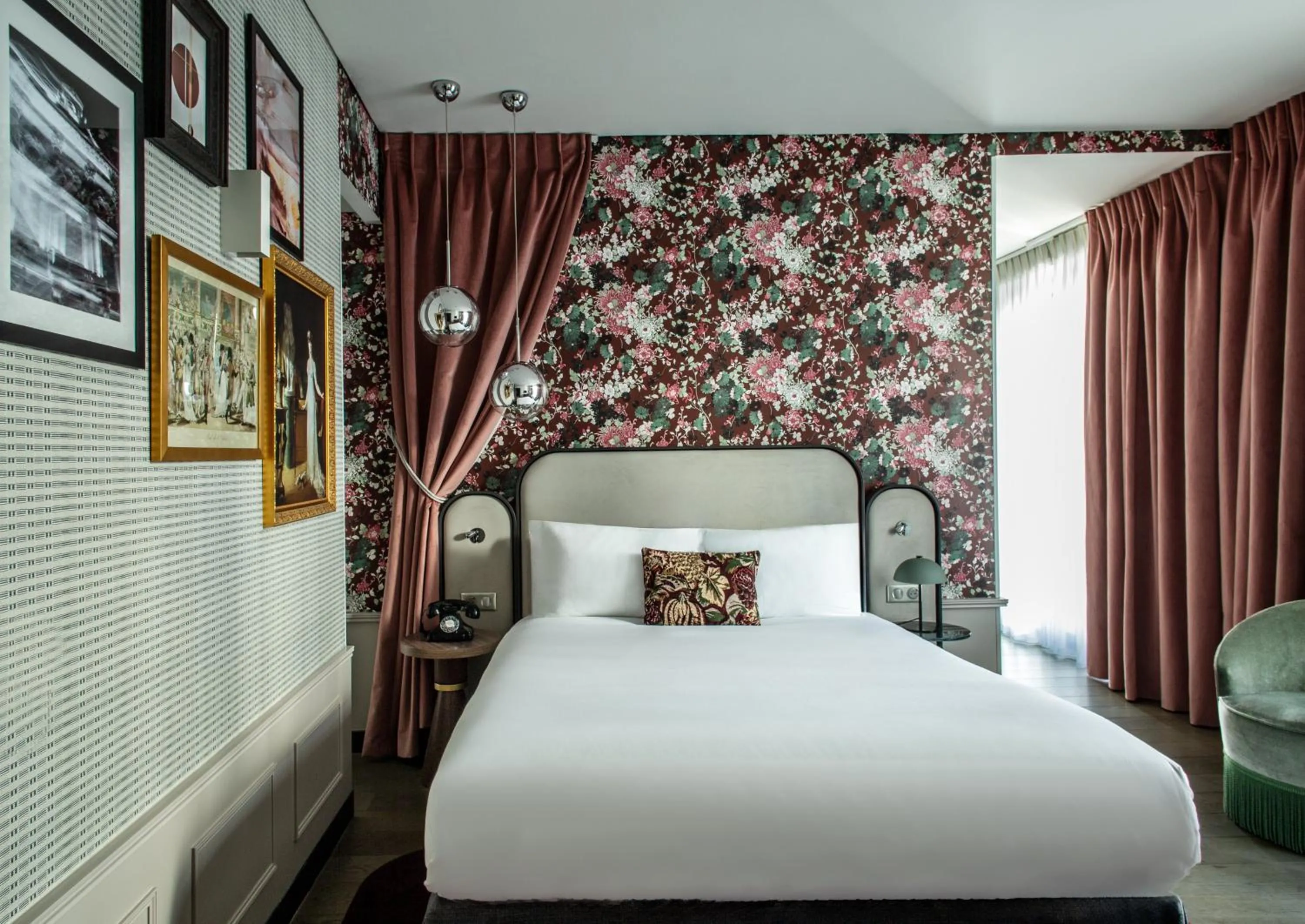 Photo of the whole room, Bed in Hotel Indigo Paris - Opera by IHG