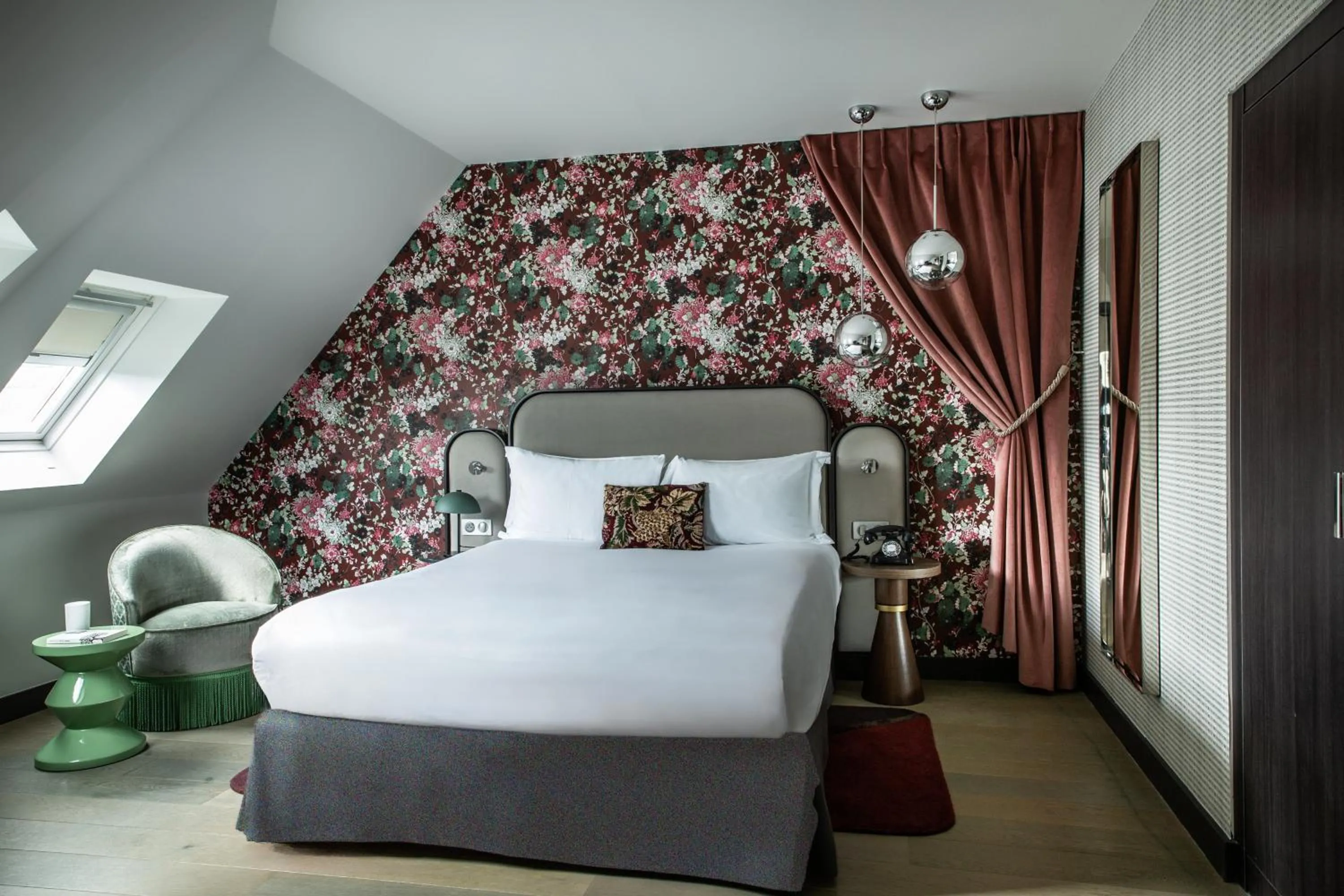 Photo of the whole room, Bed in Hotel Indigo Paris - Opera by IHG
