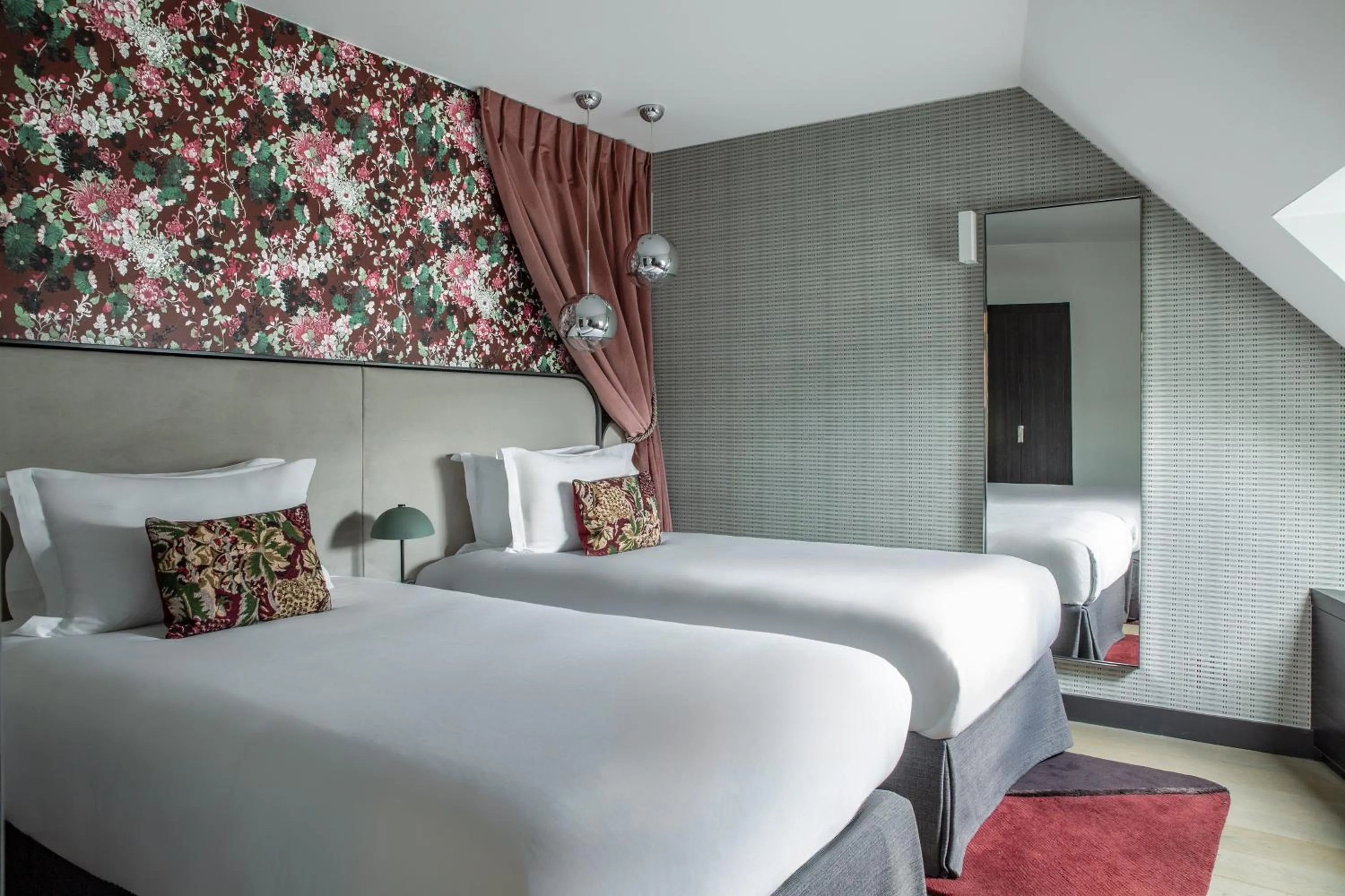 Photo of the whole room, Bed in Hotel Indigo Paris - Opera by IHG