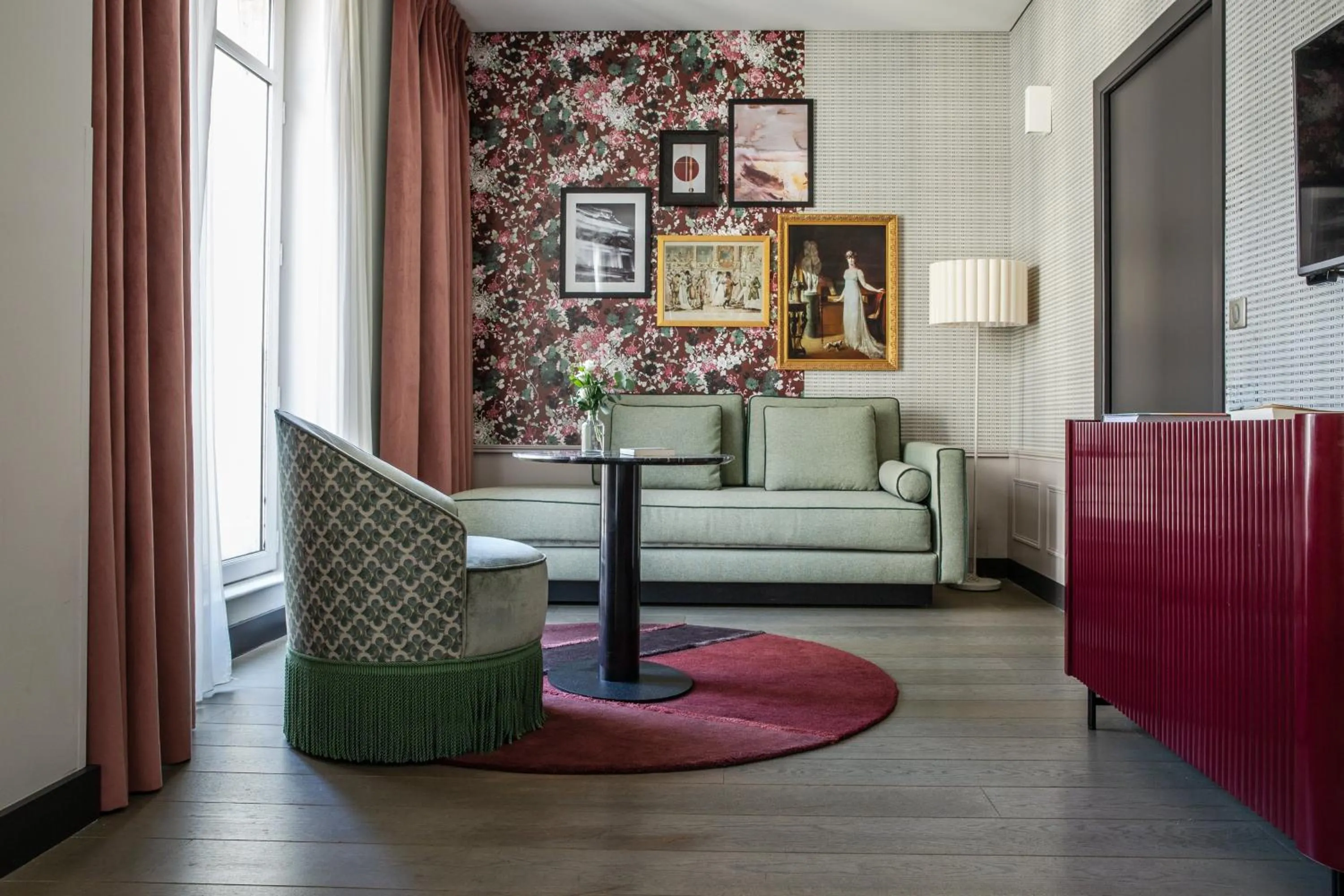 Photo of the whole room in Hotel Indigo Paris - Opera by IHG