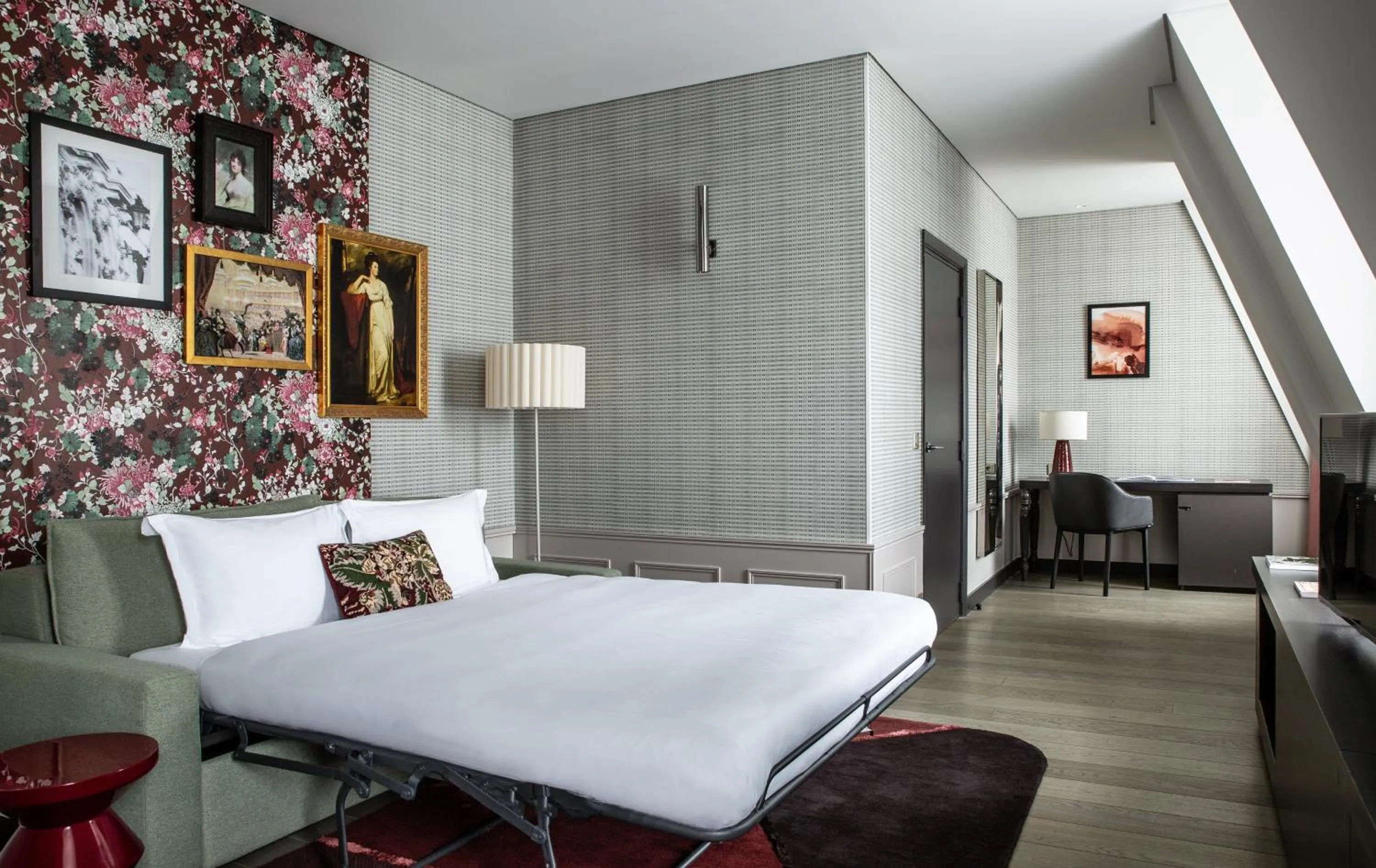Photo of the whole room in Hotel Indigo Paris - Opera by IHG