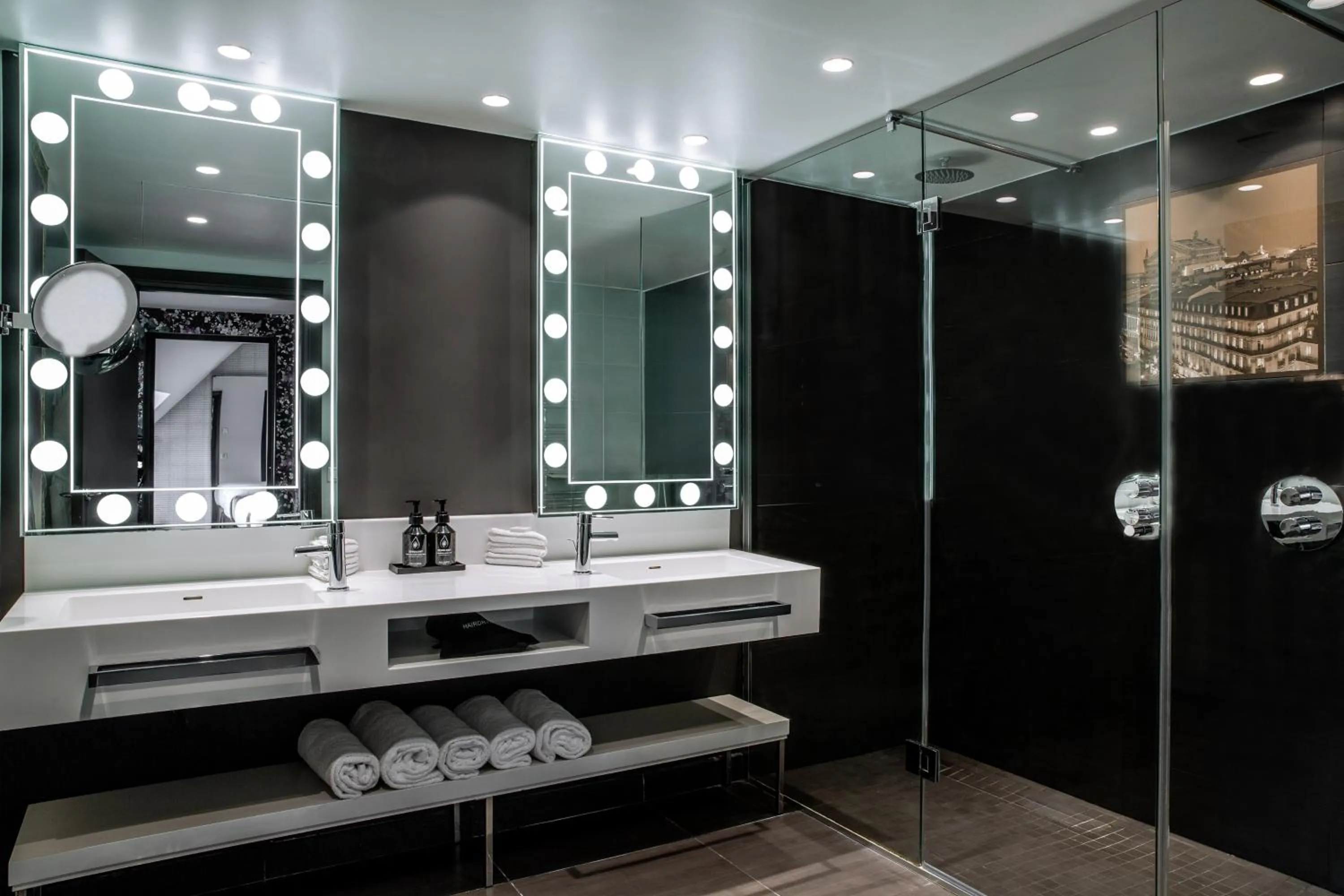 Bathroom in Hotel Indigo Paris - Opera by IHG