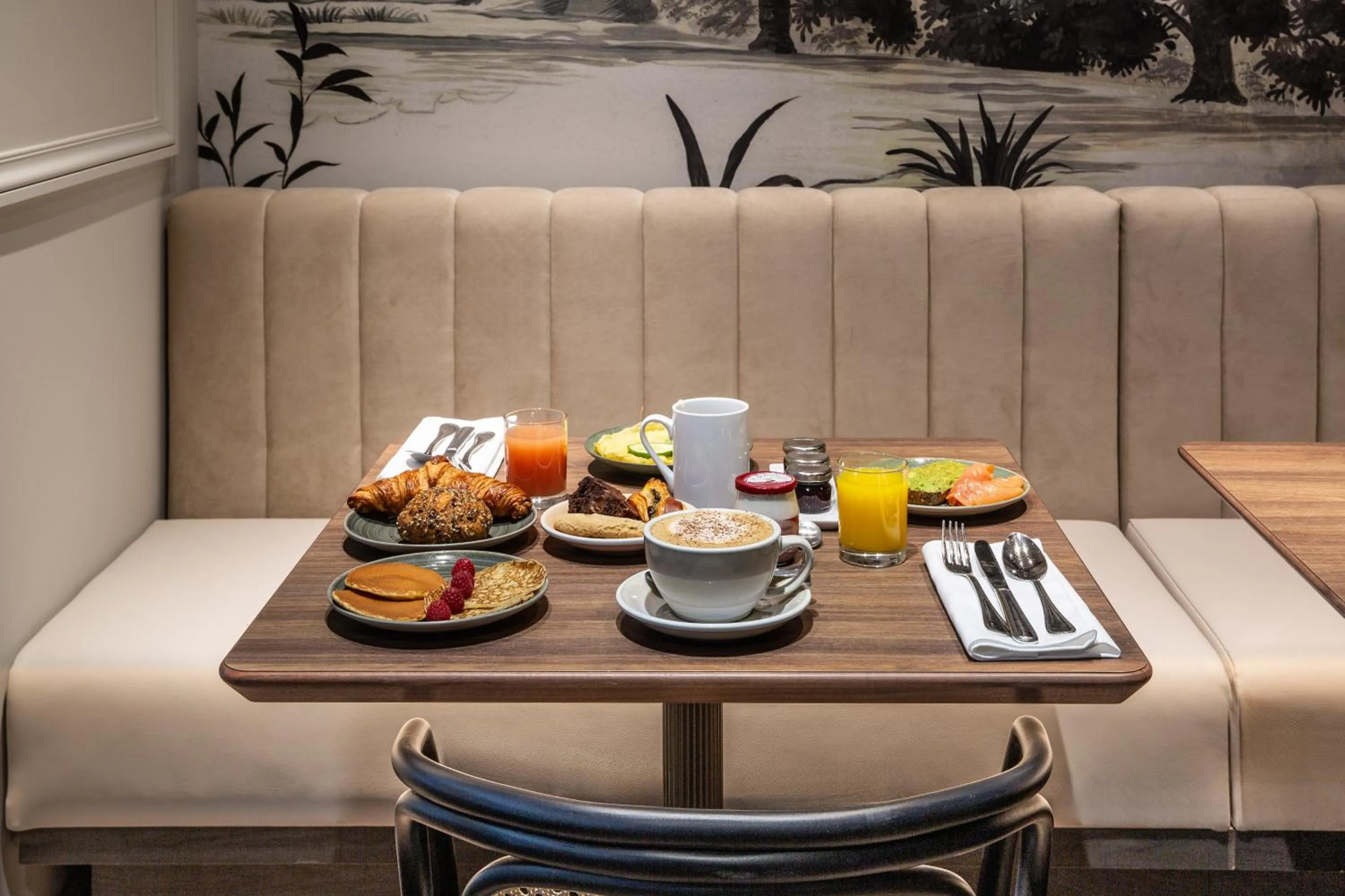 Restaurant/places to eat in Hotel Indigo Paris - Opera by IHG