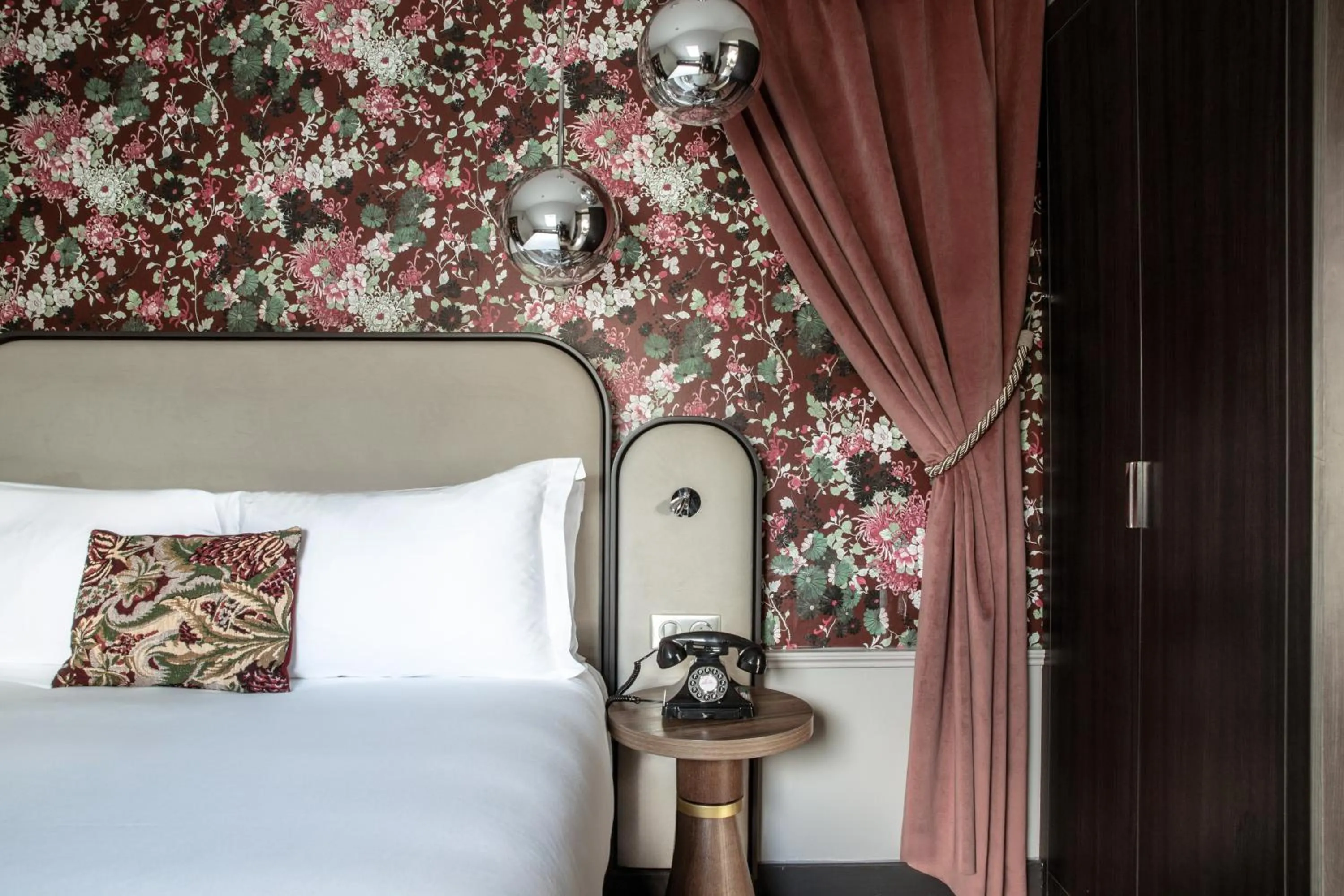 Photo of the whole room, Bed in Hotel Indigo Paris - Opera by IHG