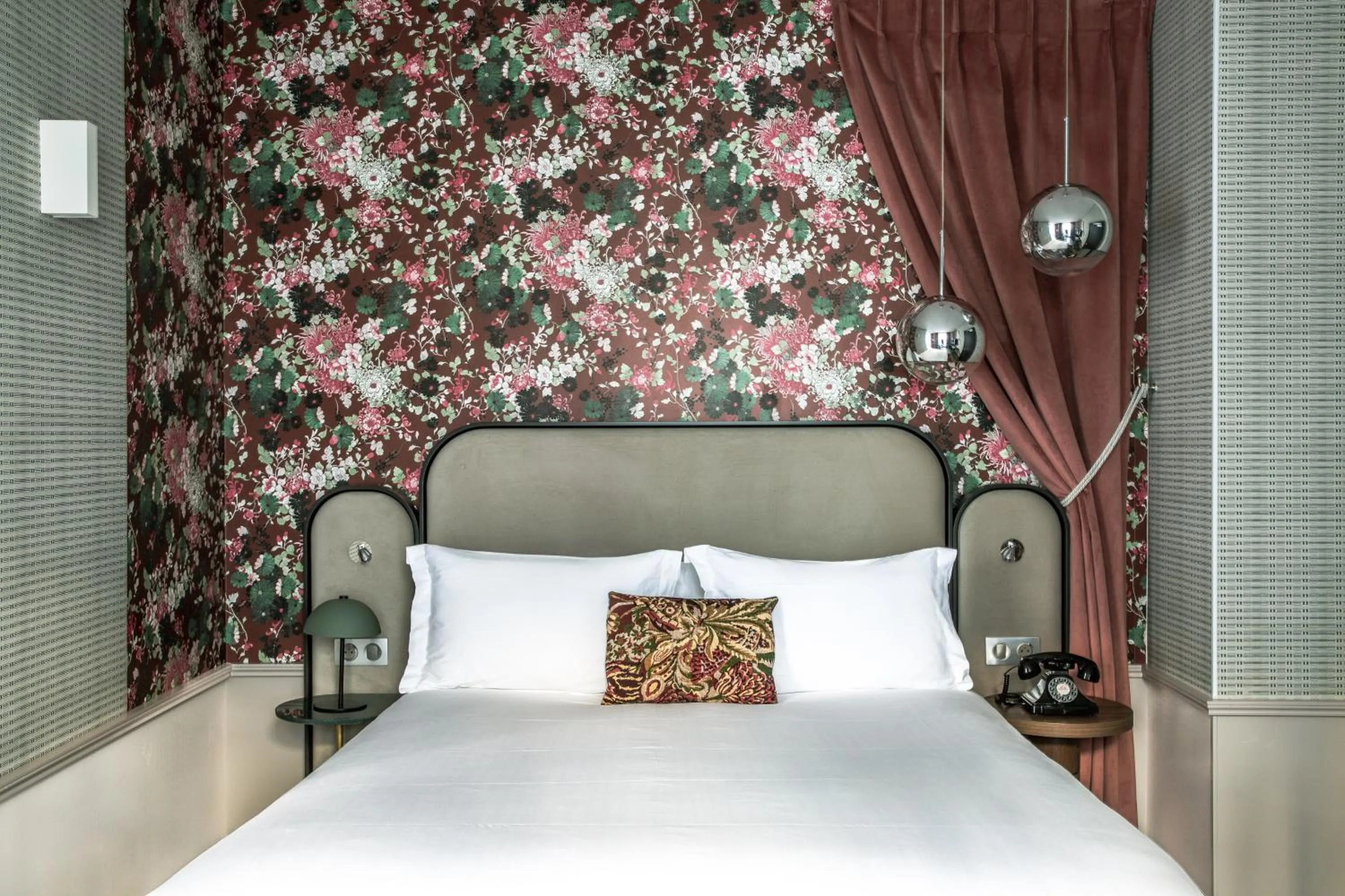 Photo of the whole room, Bed in Hotel Indigo Paris - Opera by IHG