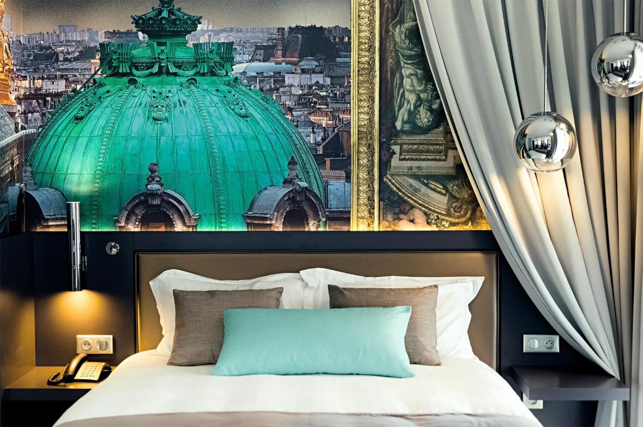 Photo of the whole room, Bed in Hotel Indigo Paris - Opera by IHG