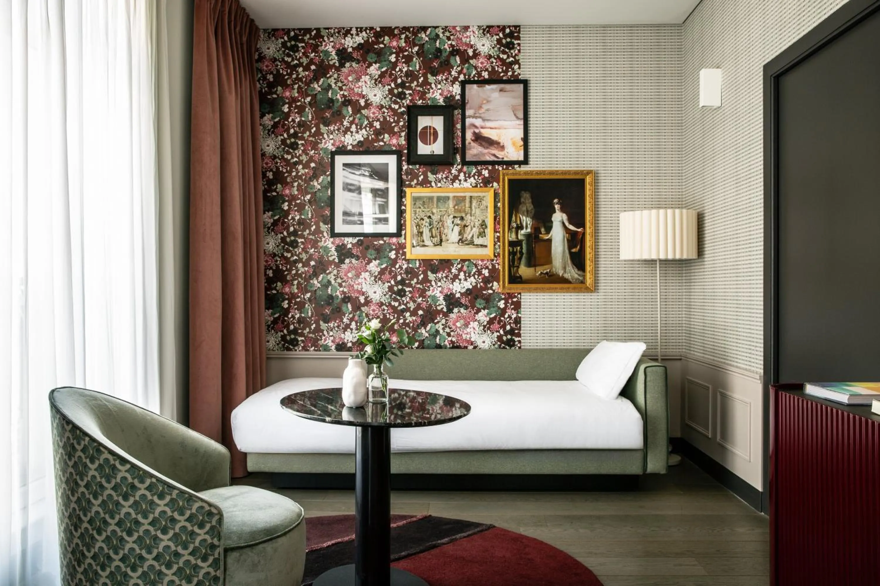 Photo of the whole room, Bed in Hotel Indigo Paris - Opera by IHG