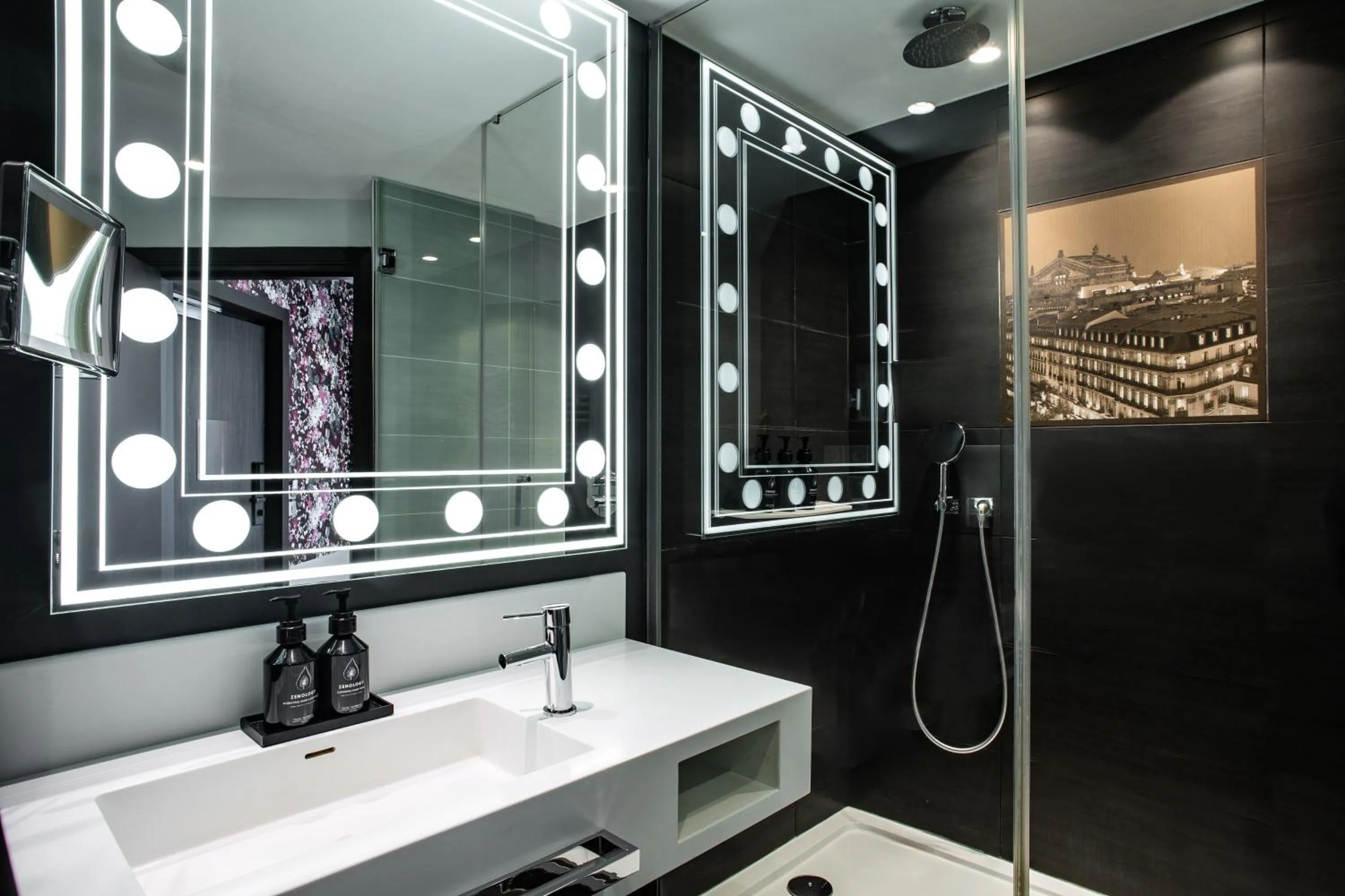Bathroom in Hotel Indigo Paris - Opera by IHG