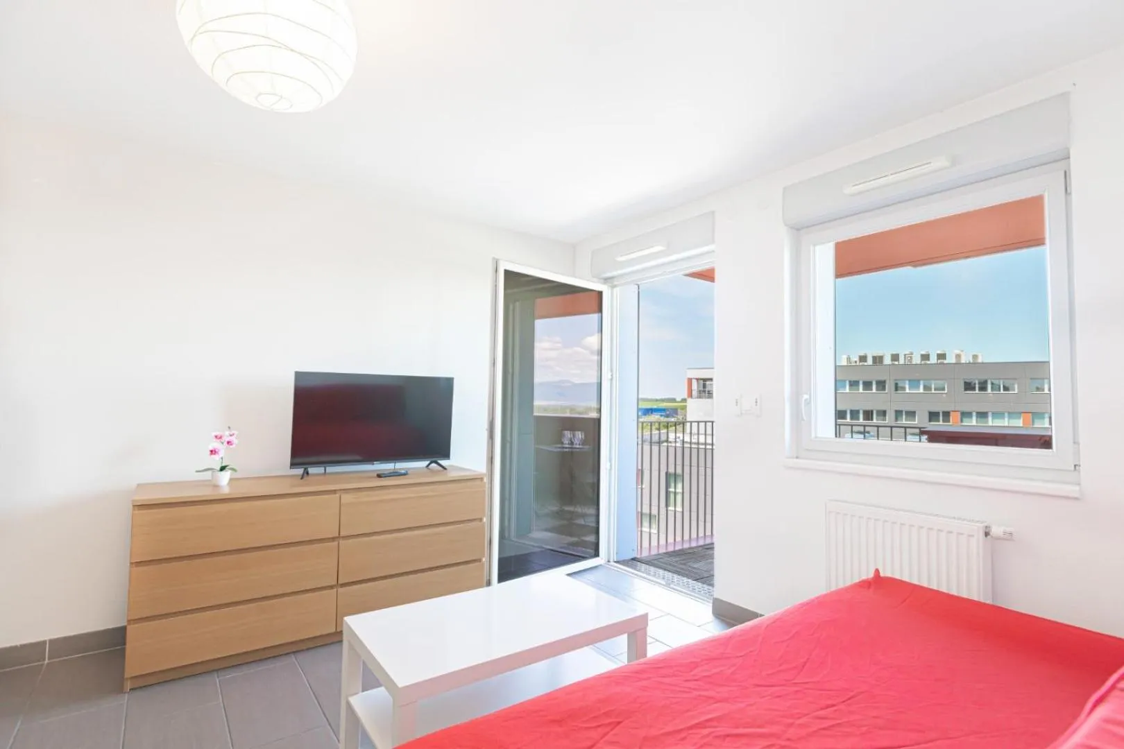 TV and multimedia, Bed in Appart' du Trident