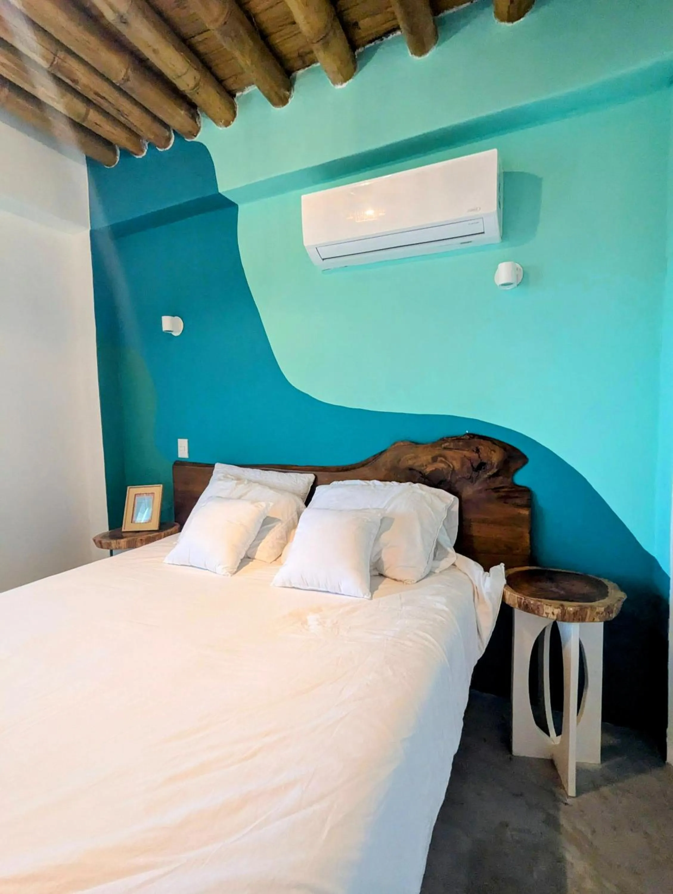 Bed in Wander Boutique Hotel