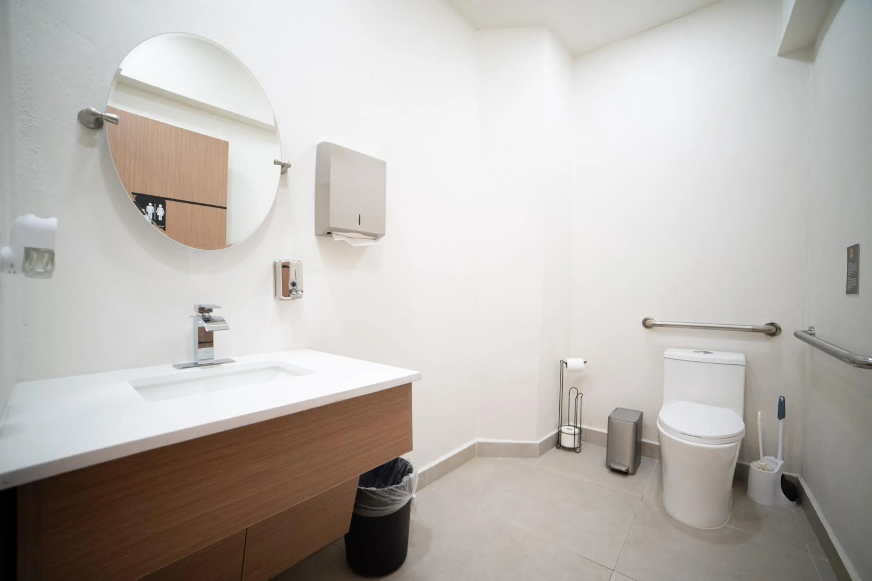 Bathroom in The Looking Glass Hotel
