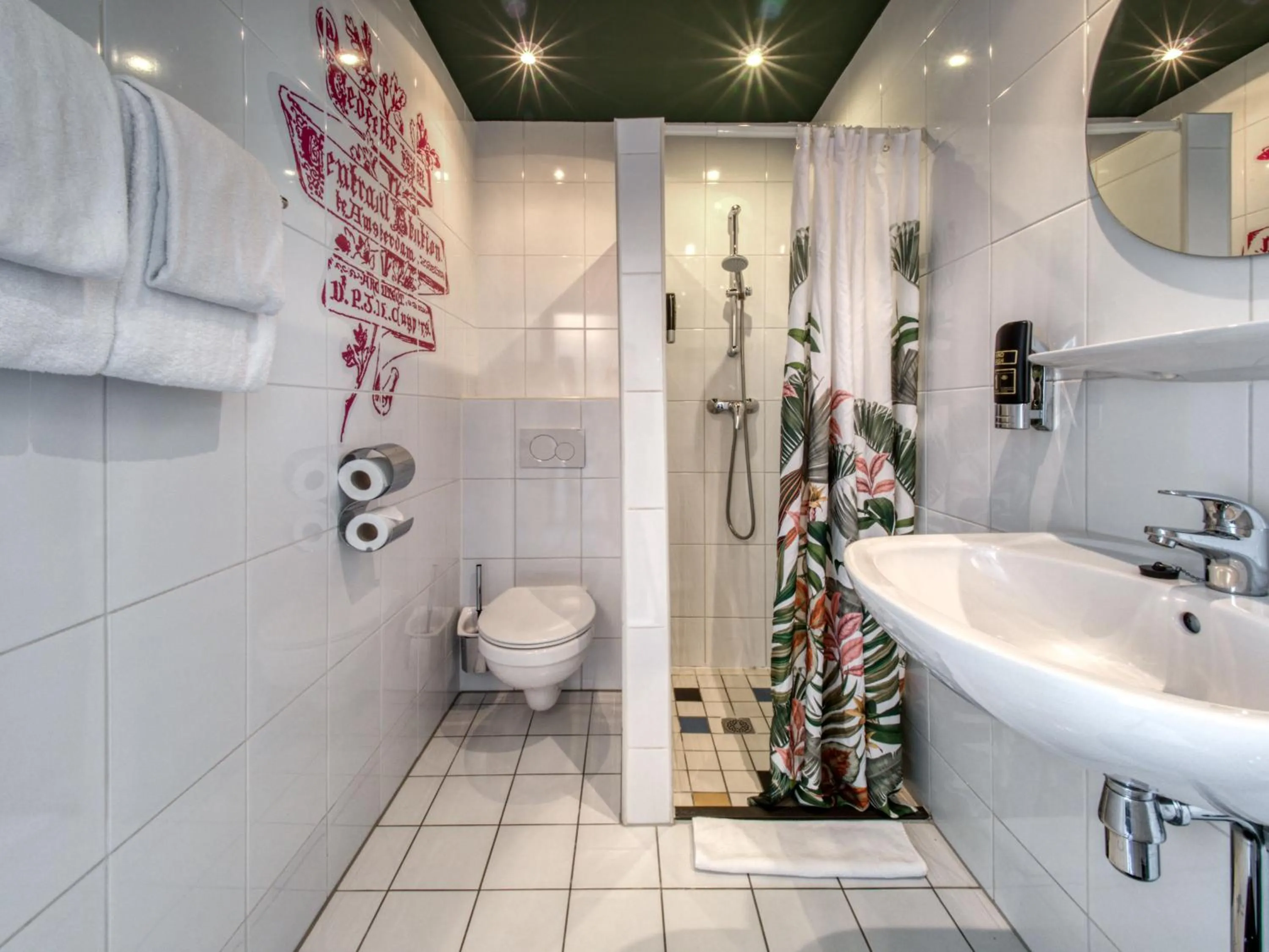 Bathroom in Hotel Alexander