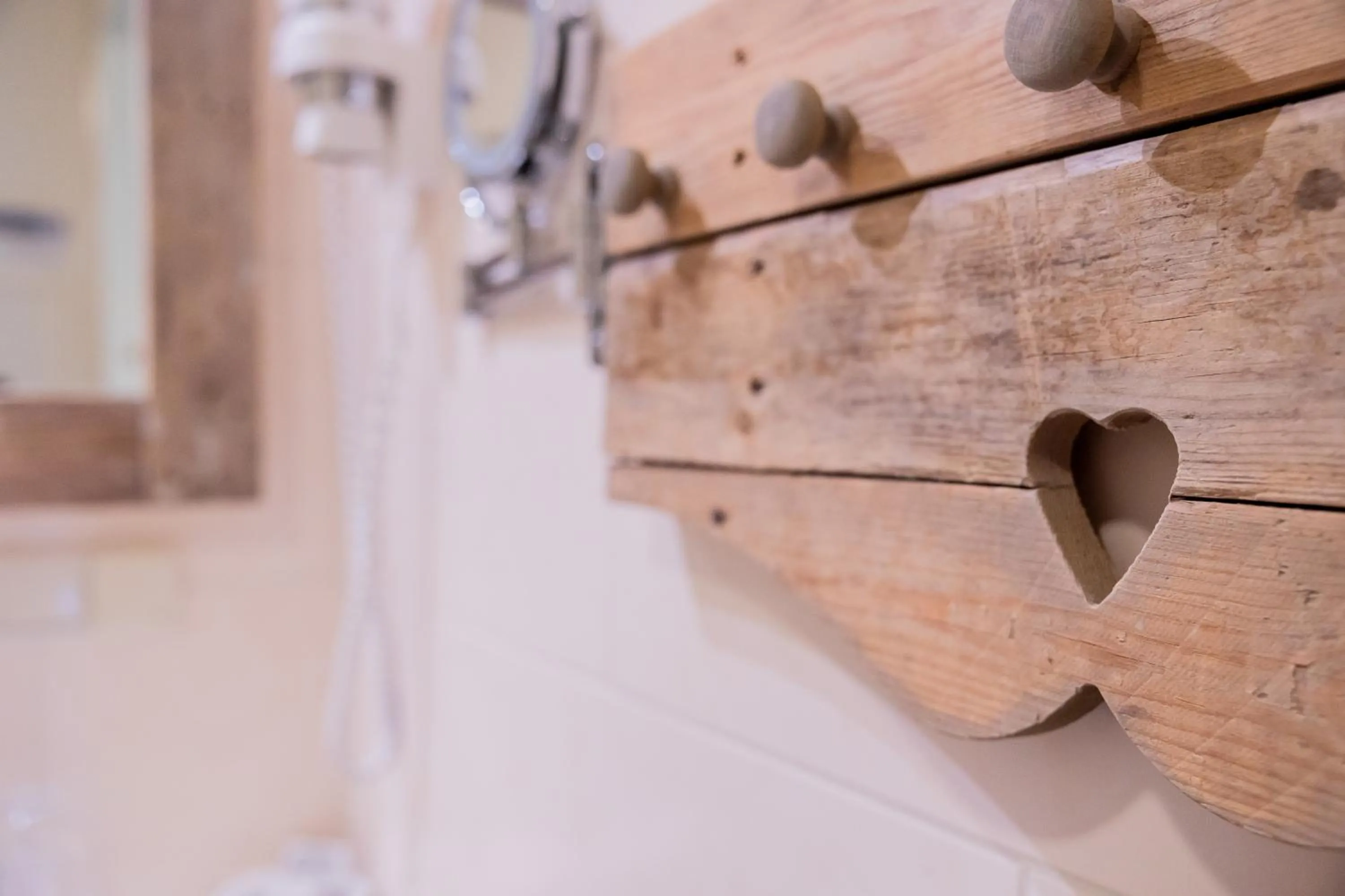 Decorative detail in Hotel De Walvisvaarder