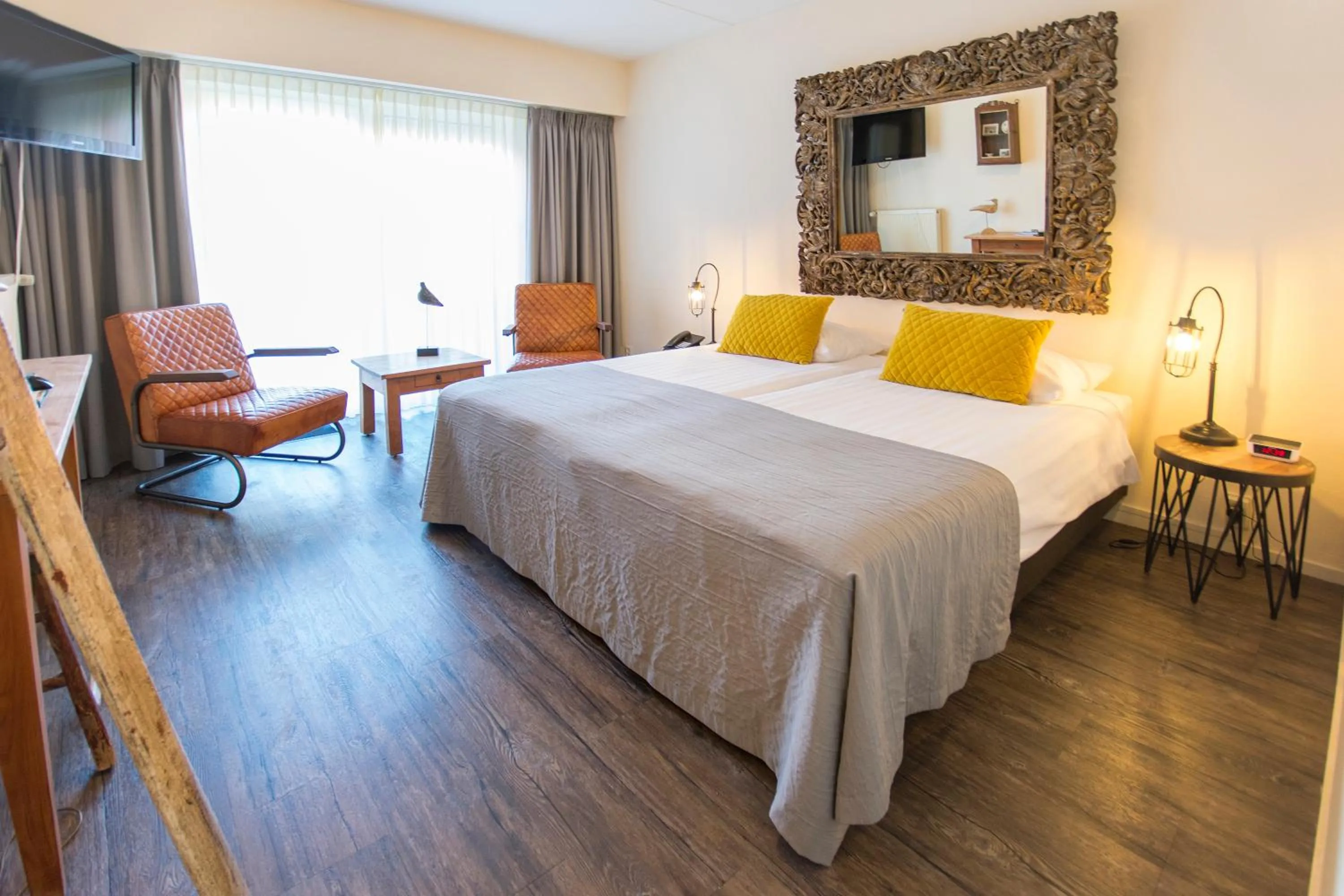 Photo of the whole room, Bed in Hotel De Walvisvaarder