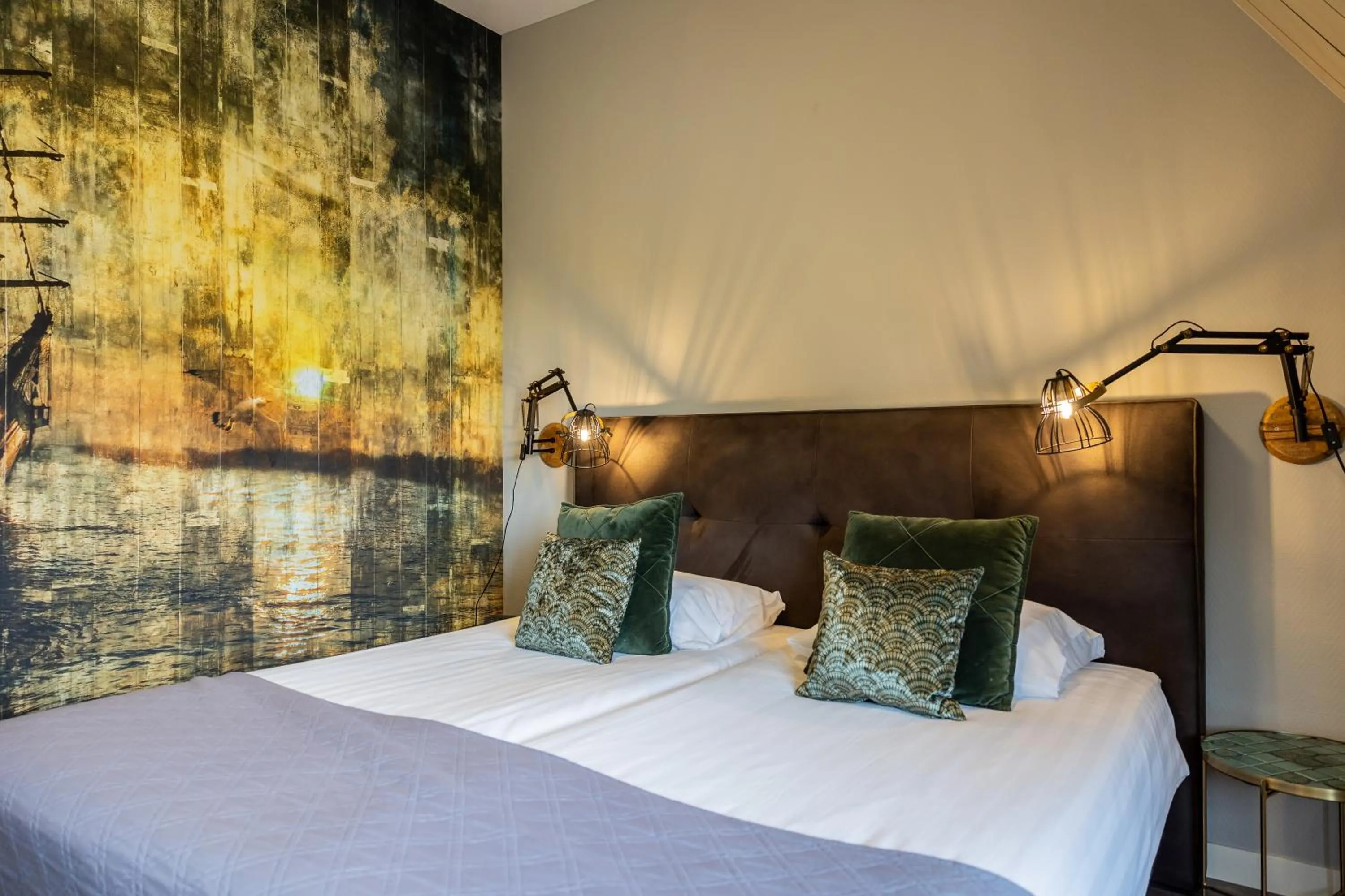 Photo of the whole room, Bed in Hotel De Walvisvaarder