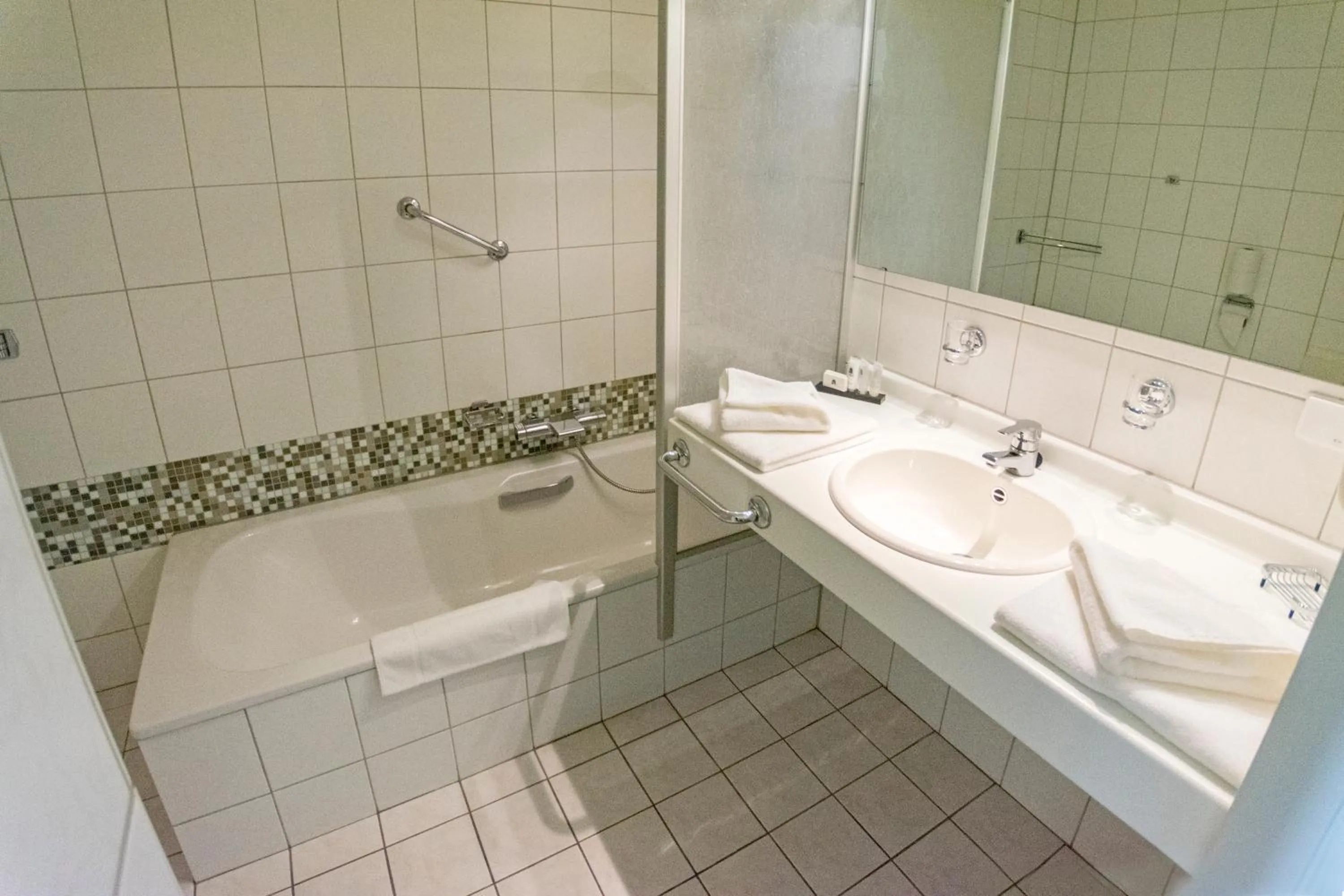 Bathroom in Hotel De Walvisvaarder