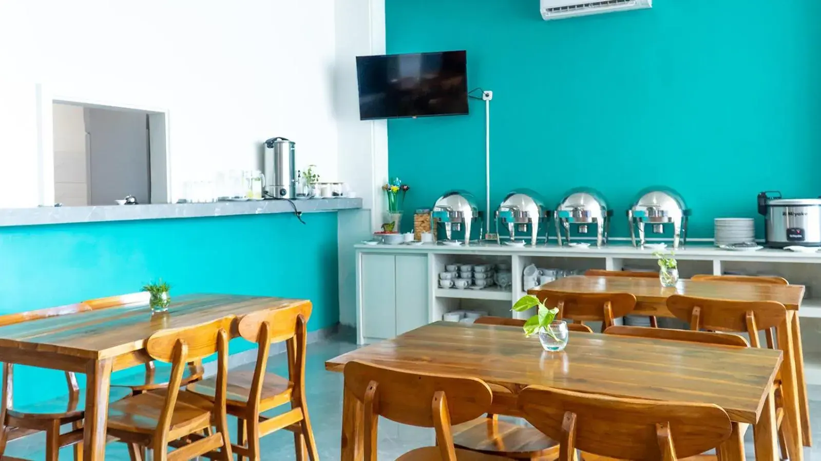 Restaurant/places to eat in Elephant Inn and Suite by Sajiwa Restaurant/places to eat in Elephant Inn and Suite by Sajiwa