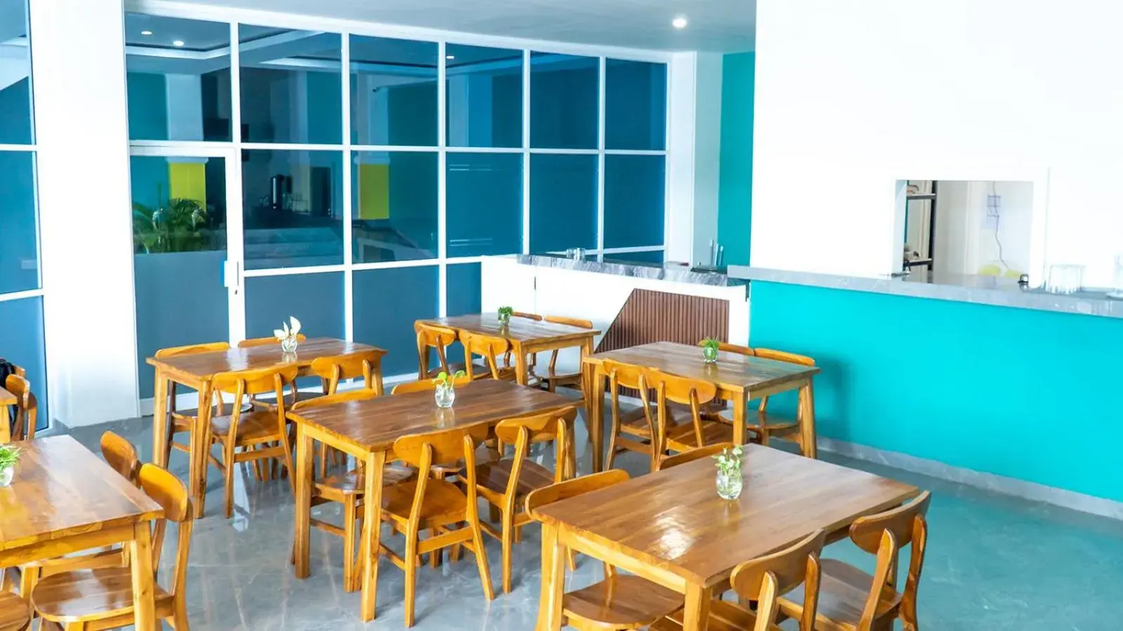 Restaurant/places to eat in Elephant Inn and Suite by Sajiwa Restaurant/places to eat in Elephant Inn and Suite by Sajiwa