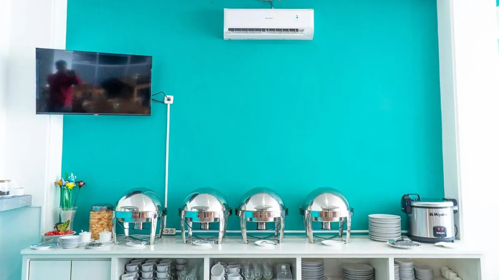 Restaurant/places to eat in Elephant Inn and Suite by Sajiwa Restaurant/places to eat in Elephant Inn and Suite by Sajiwa