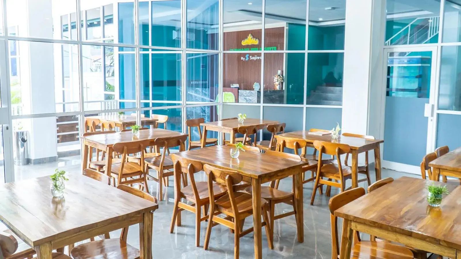 Restaurant/places to eat in Elephant Inn and Suite by Sajiwa Restaurant/places to eat in Elephant Inn and Suite by Sajiwa