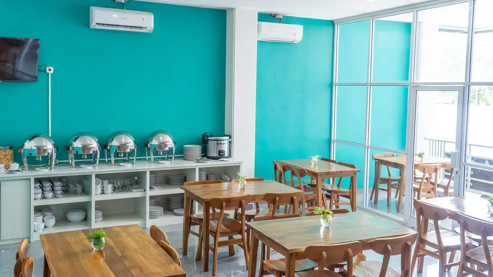 Restaurant/places to eat in Elephant Inn and Suite by Sajiwa Restaurant/places to eat in Elephant Inn and Suite by Sajiwa