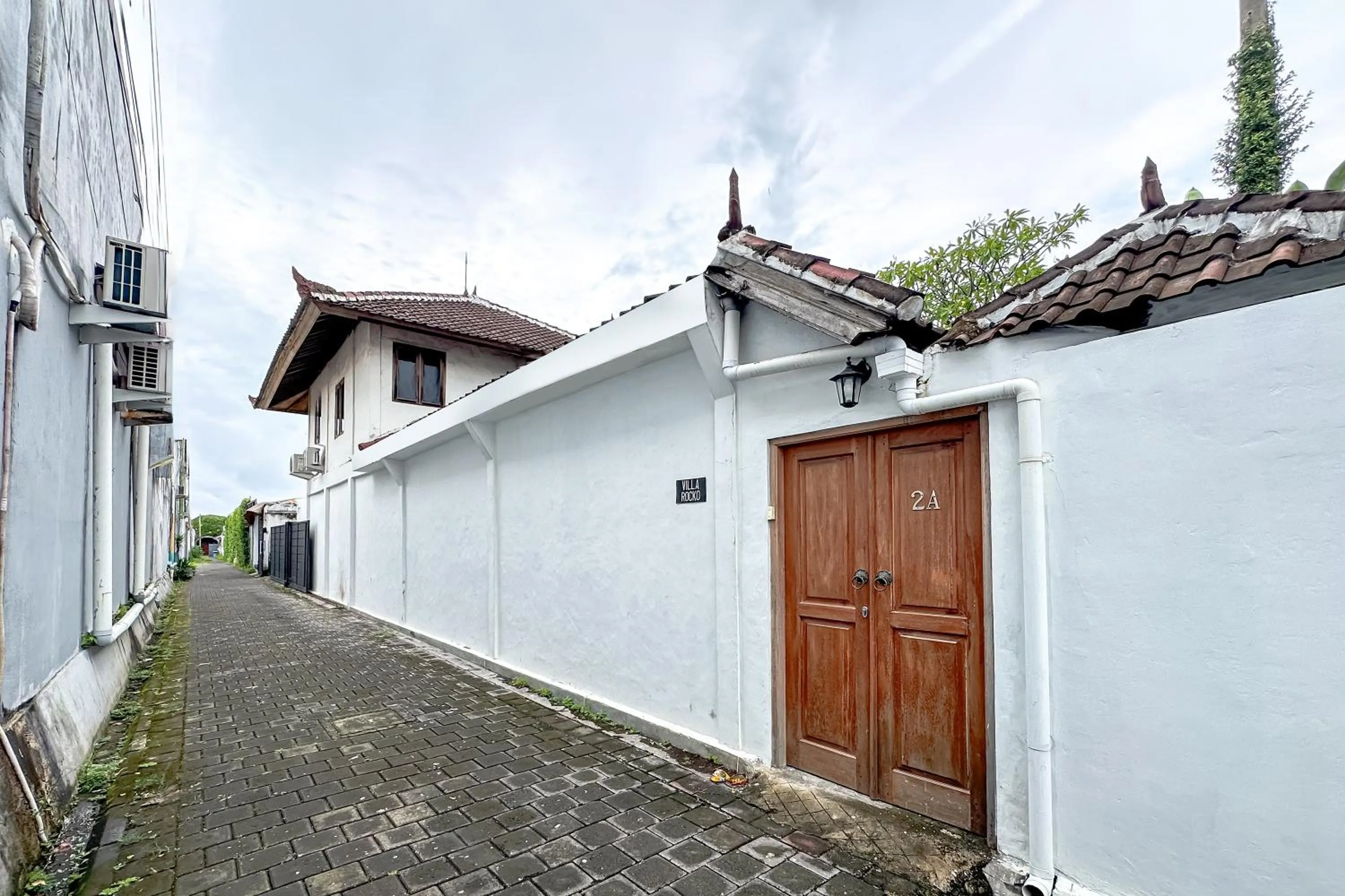 Property building in Villa Rocko