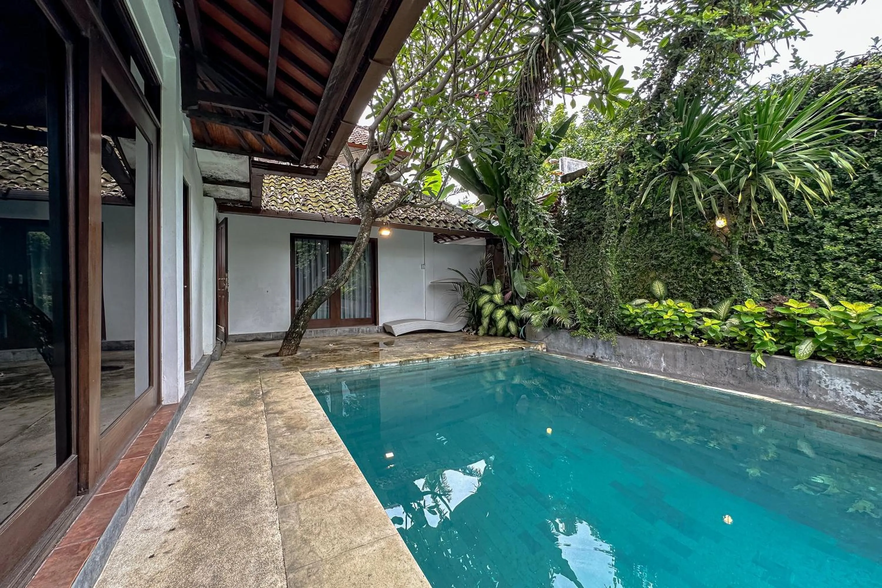 Property building in Villa Rocko