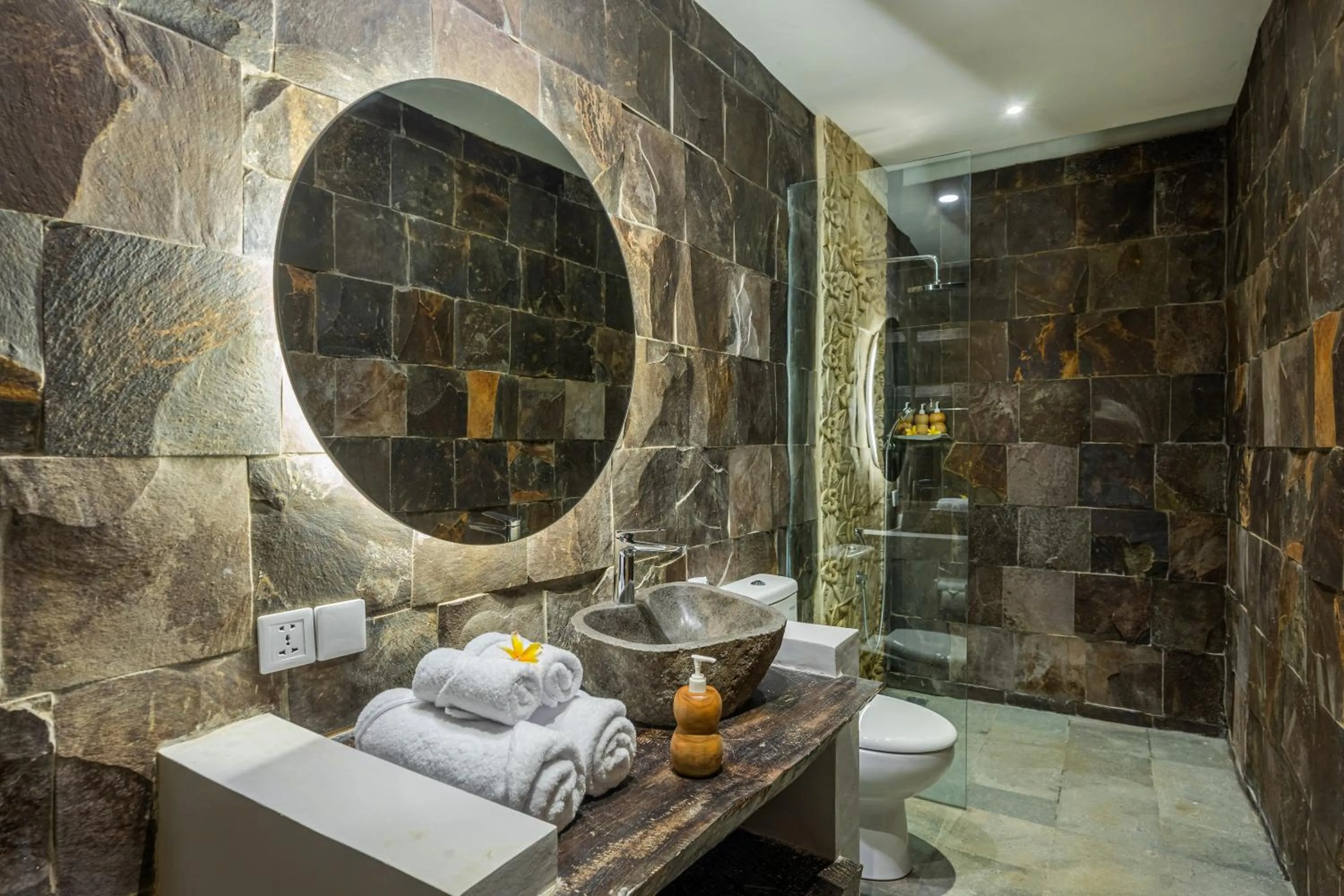 Shower in Brand new Luxury 3BR villa Ethnic Ubud #3