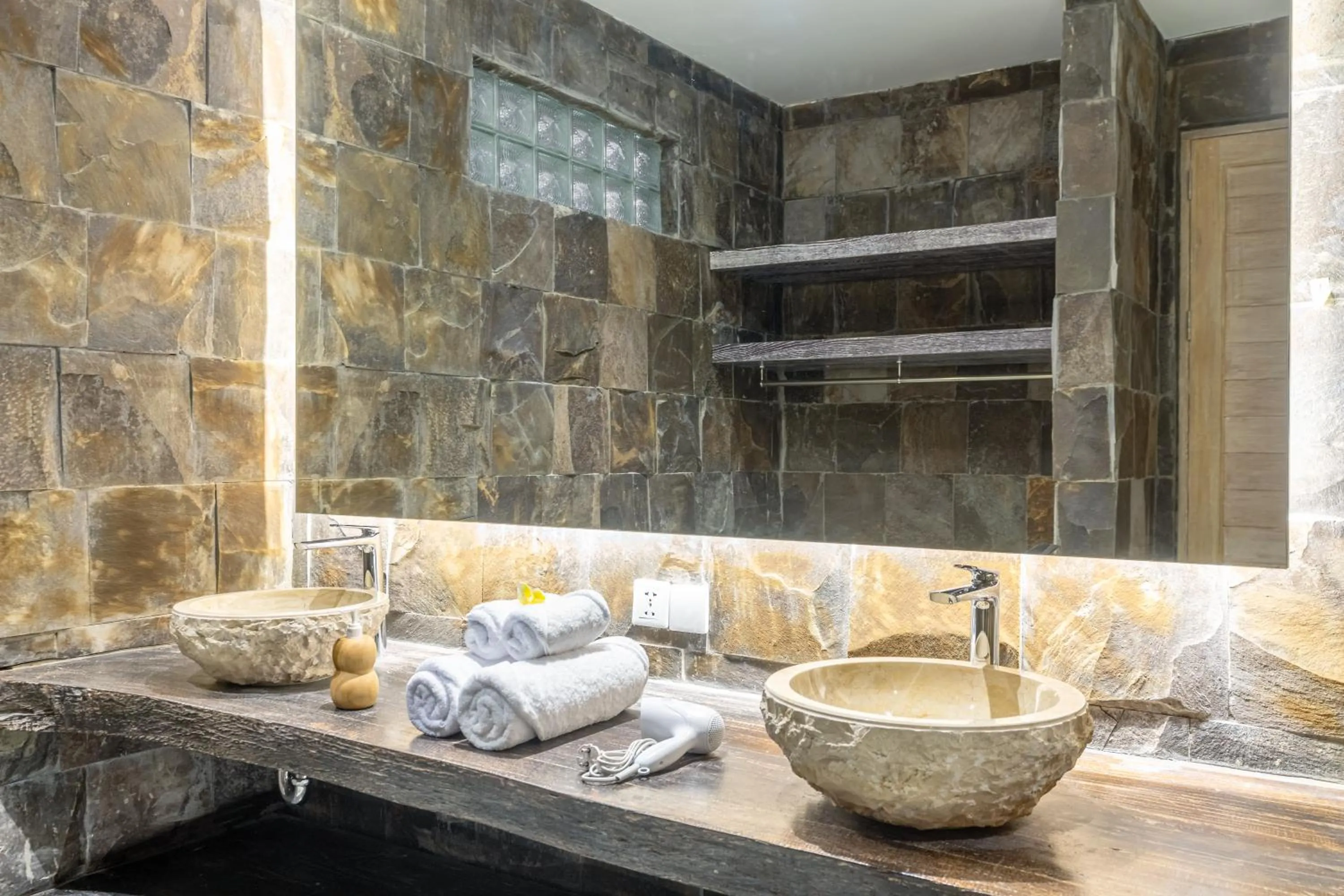 Bathroom in Brand new Luxury 3BR villa Ethnic Ubud #3