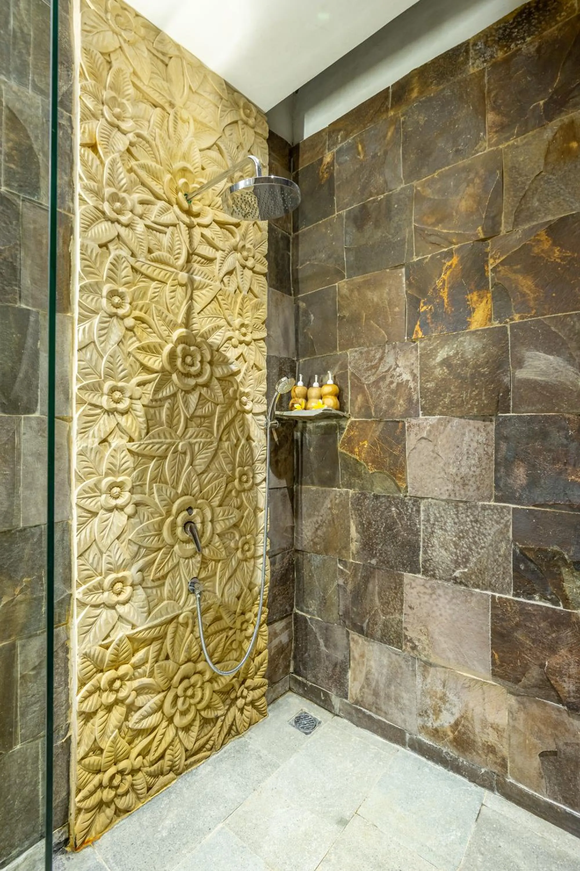 Shower in Brand new Luxury 3BR villa Ethnic Ubud #3
