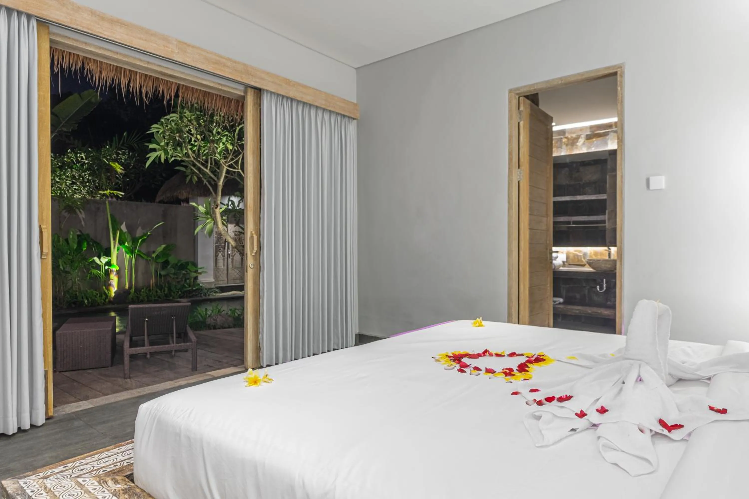 Bed in Brand new Luxury 3BR villa Ethnic Ubud #3