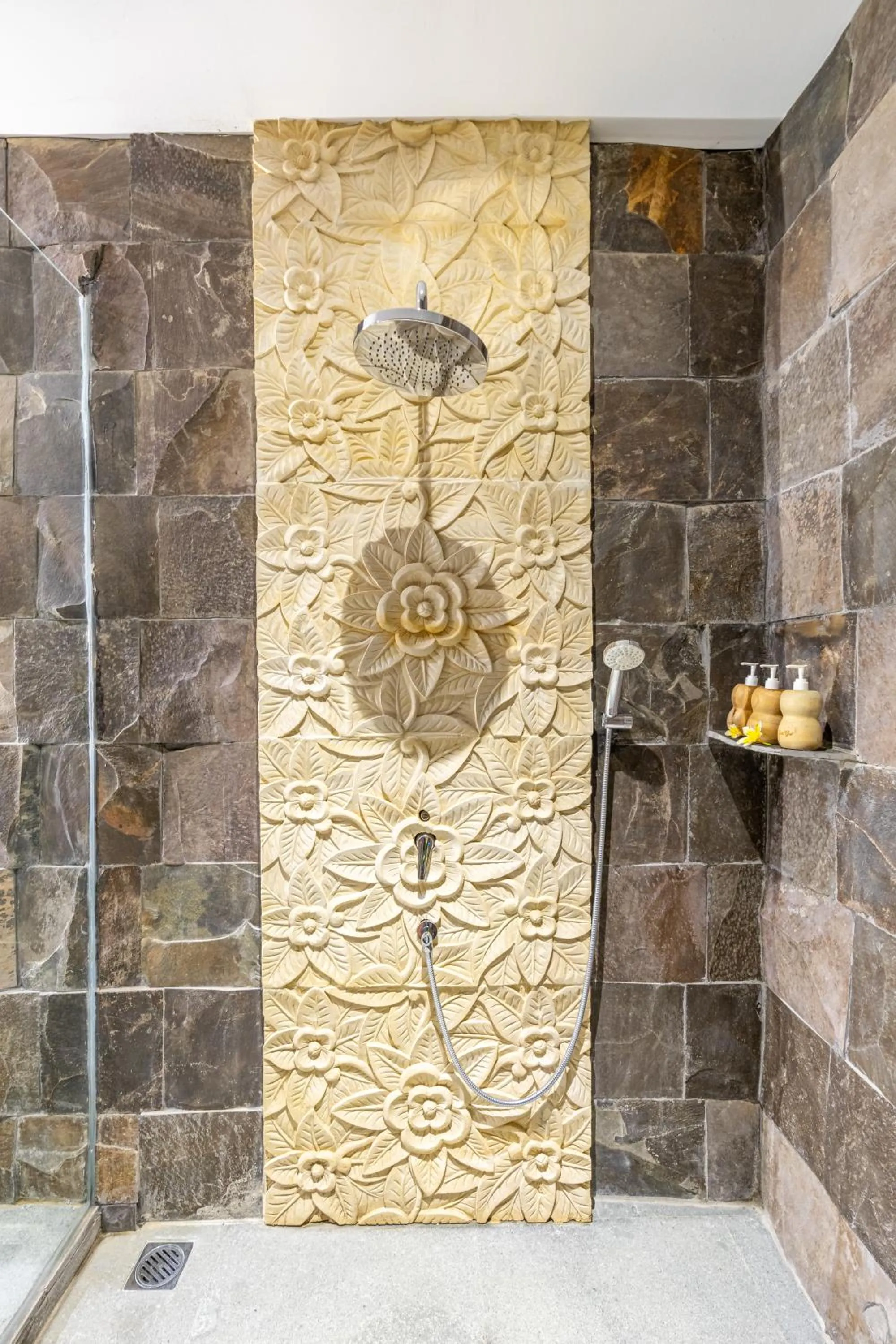 Shower in Brand new Luxury 3BR villa Ethnic Ubud #3