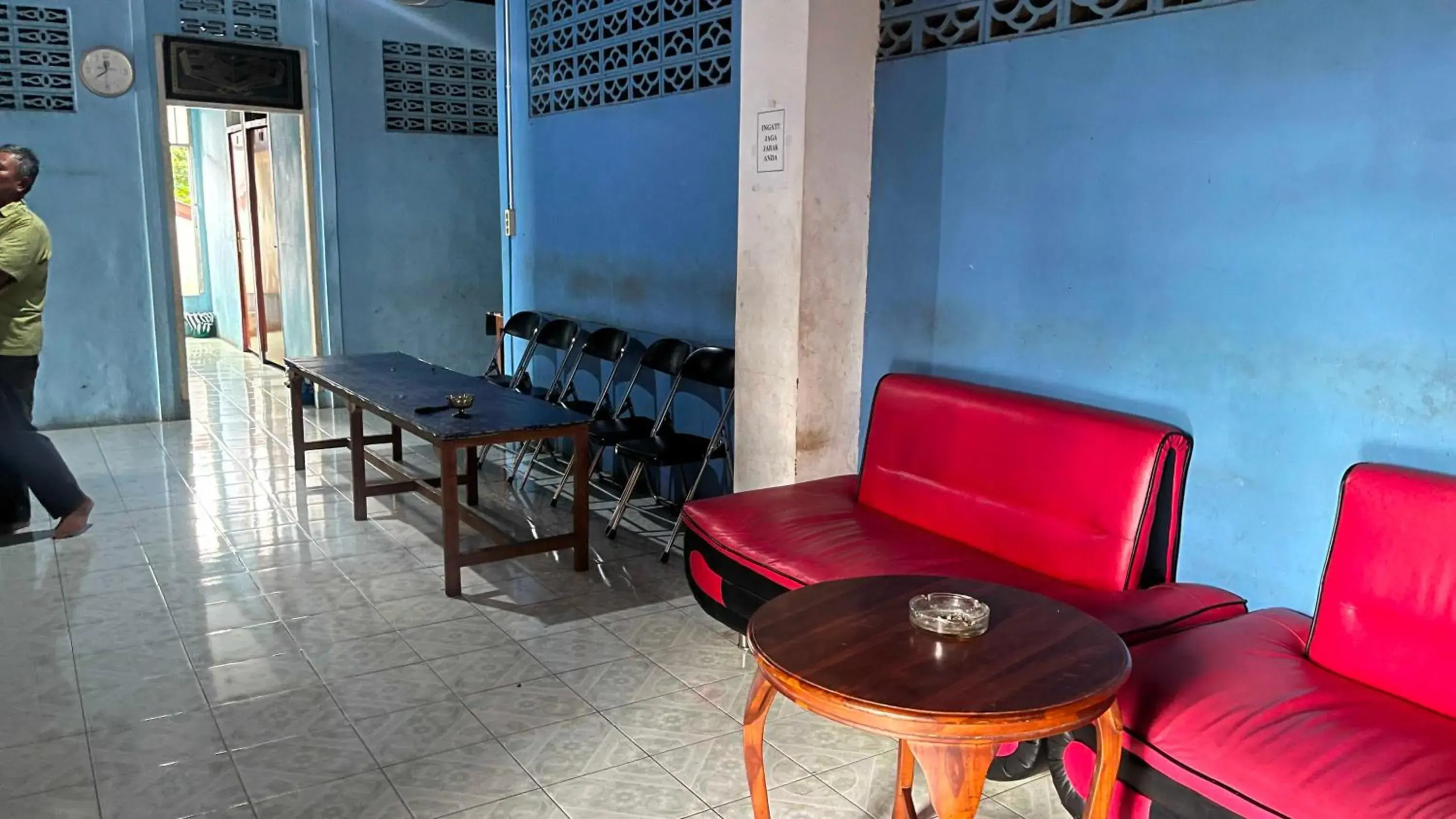 Lobby or reception in Hotel O Wisma Alam Syariah Near PLN GARDU INDUK MAMUJU Lobby or reception in Hotel O Wisma Alam Syariah Near PLN GARDU INDUK MAMUJU