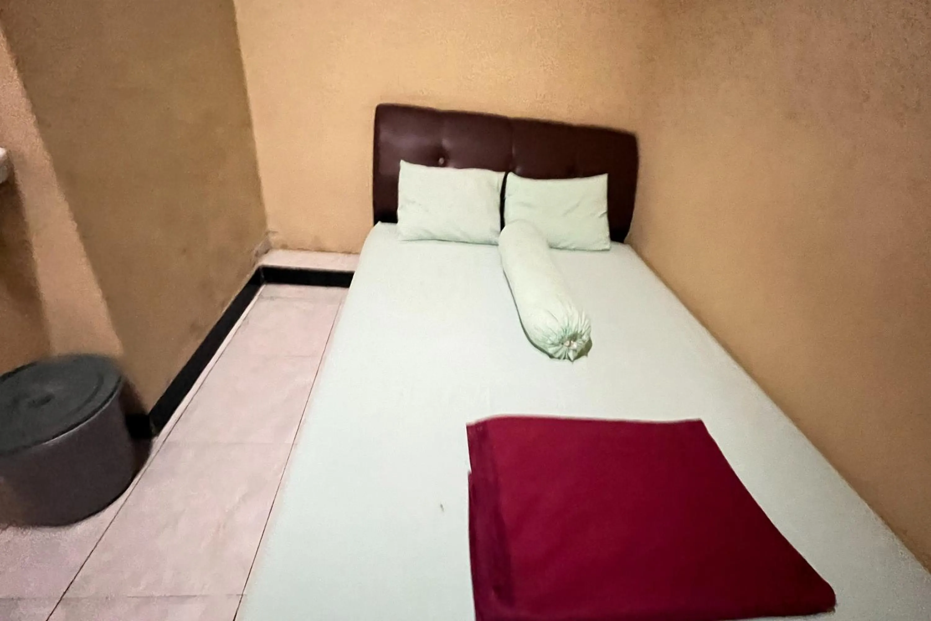 Bedroom, Bed in Hotel O Wisma Alam Syariah Near PLN GARDU INDUK MAMUJU