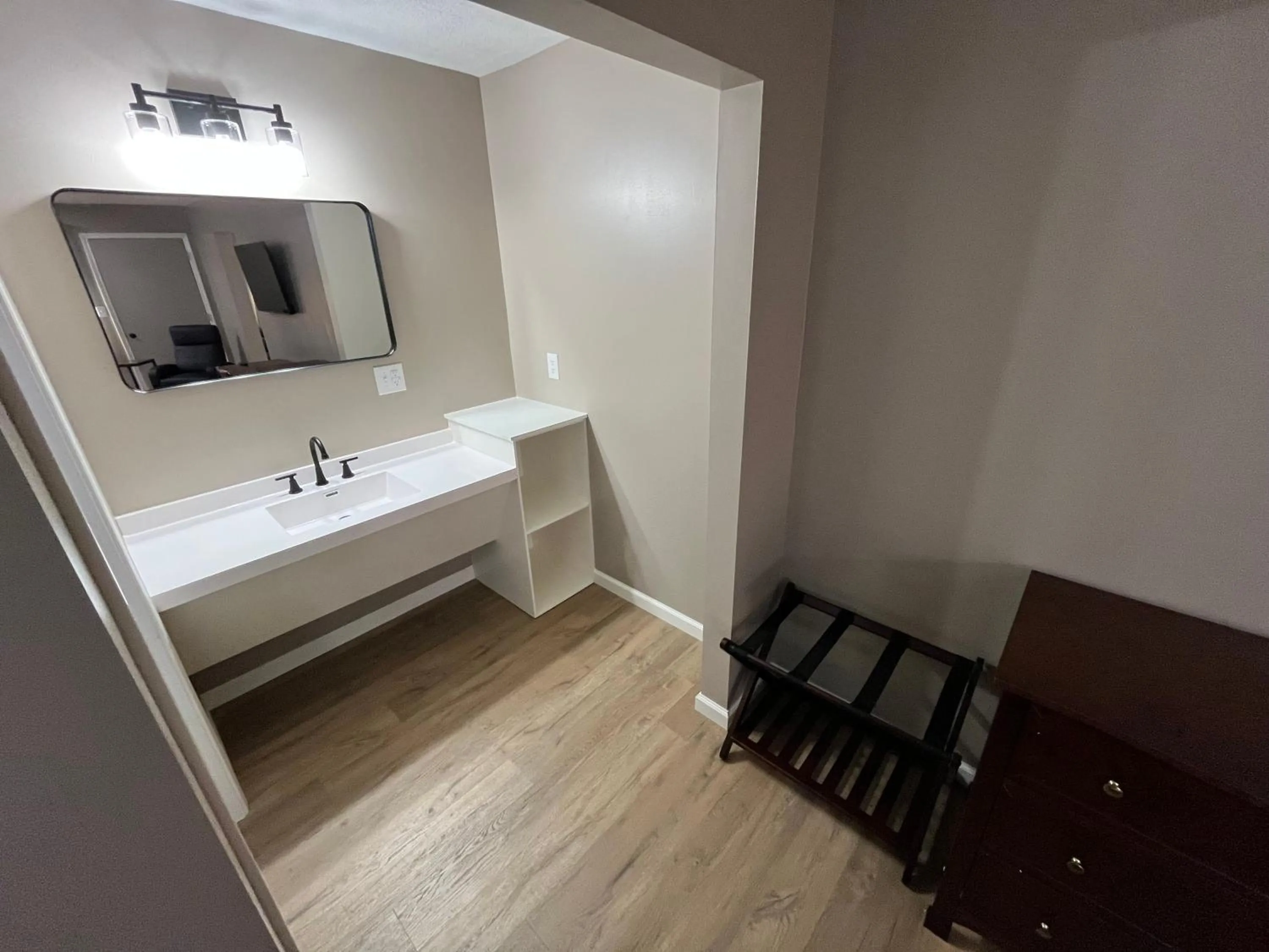 Bathroom in Valley Inn and Suites