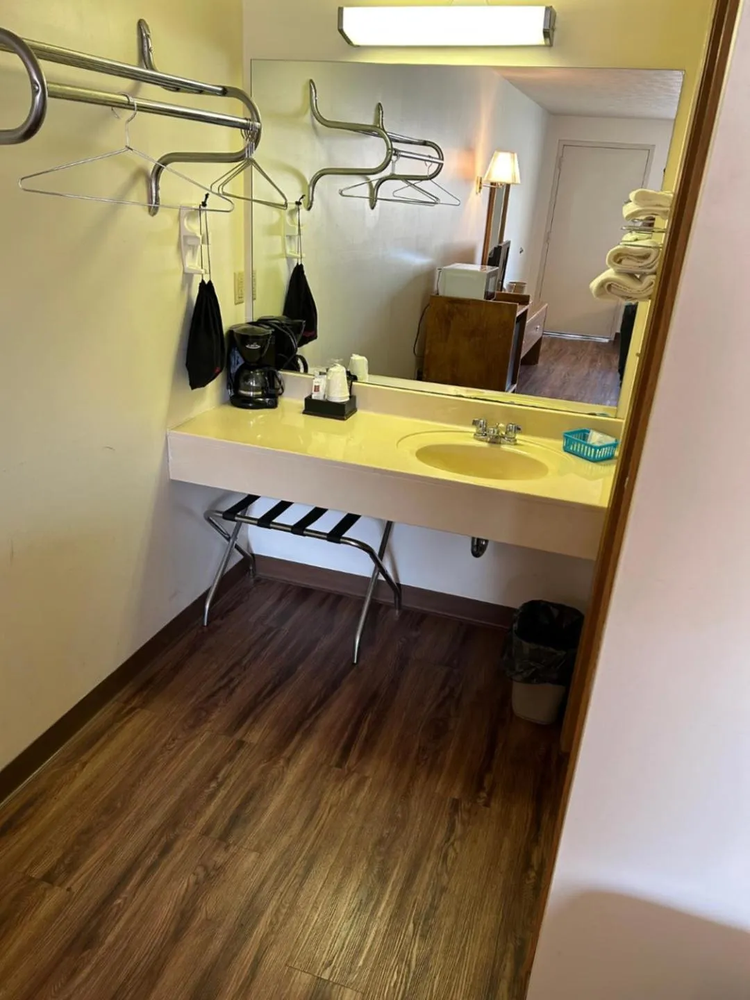 Bathroom in Valley Inn and Suites