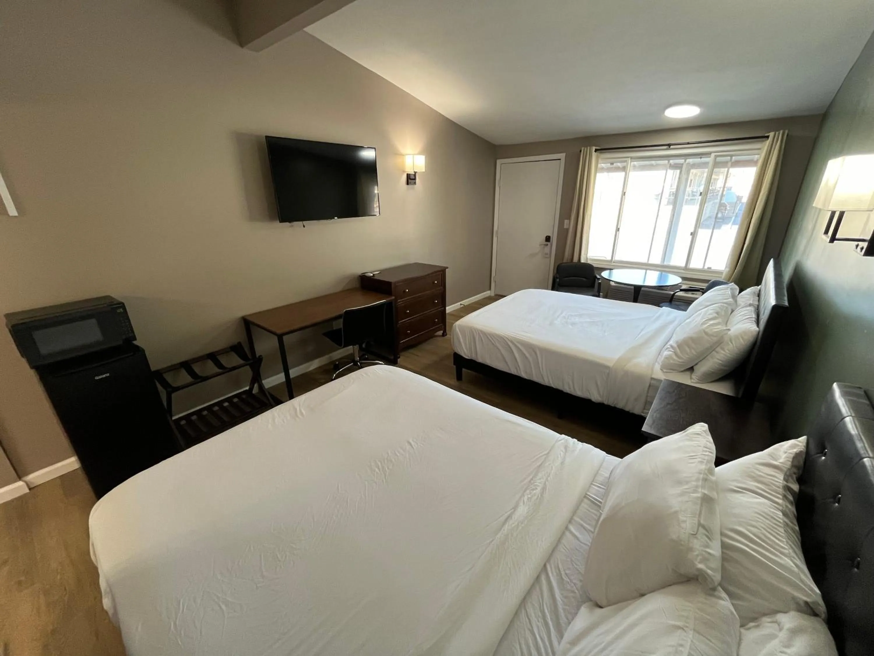 Bedroom, Bed in Valley Inn and Suites