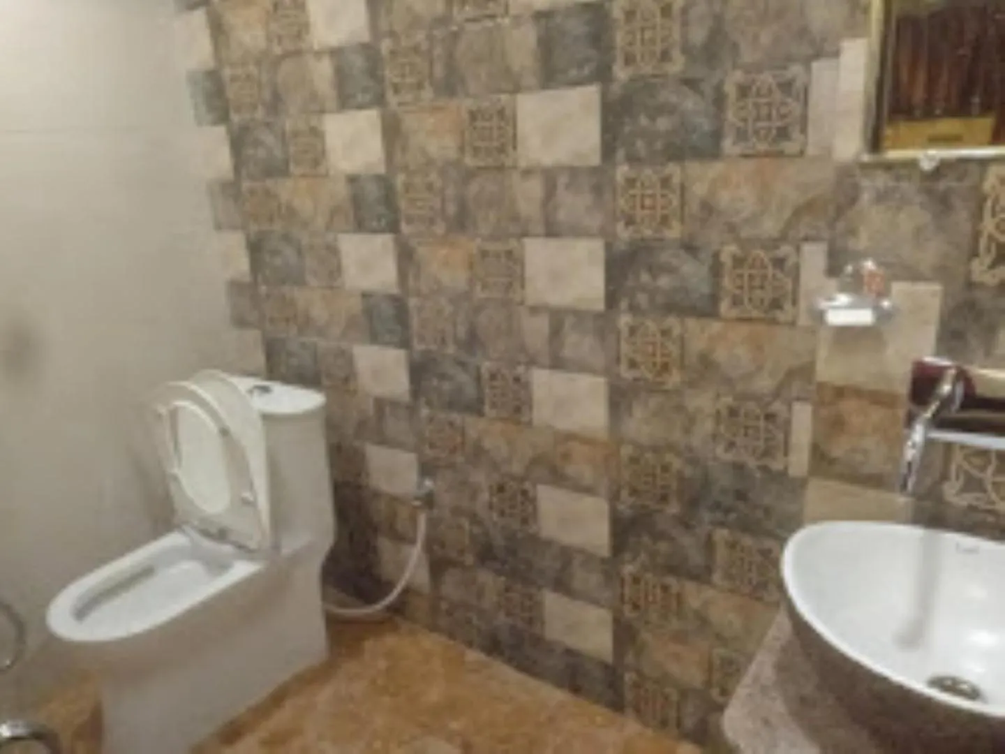 Toilet in Hotel Pathik Bhopal , Madhya Pradesh