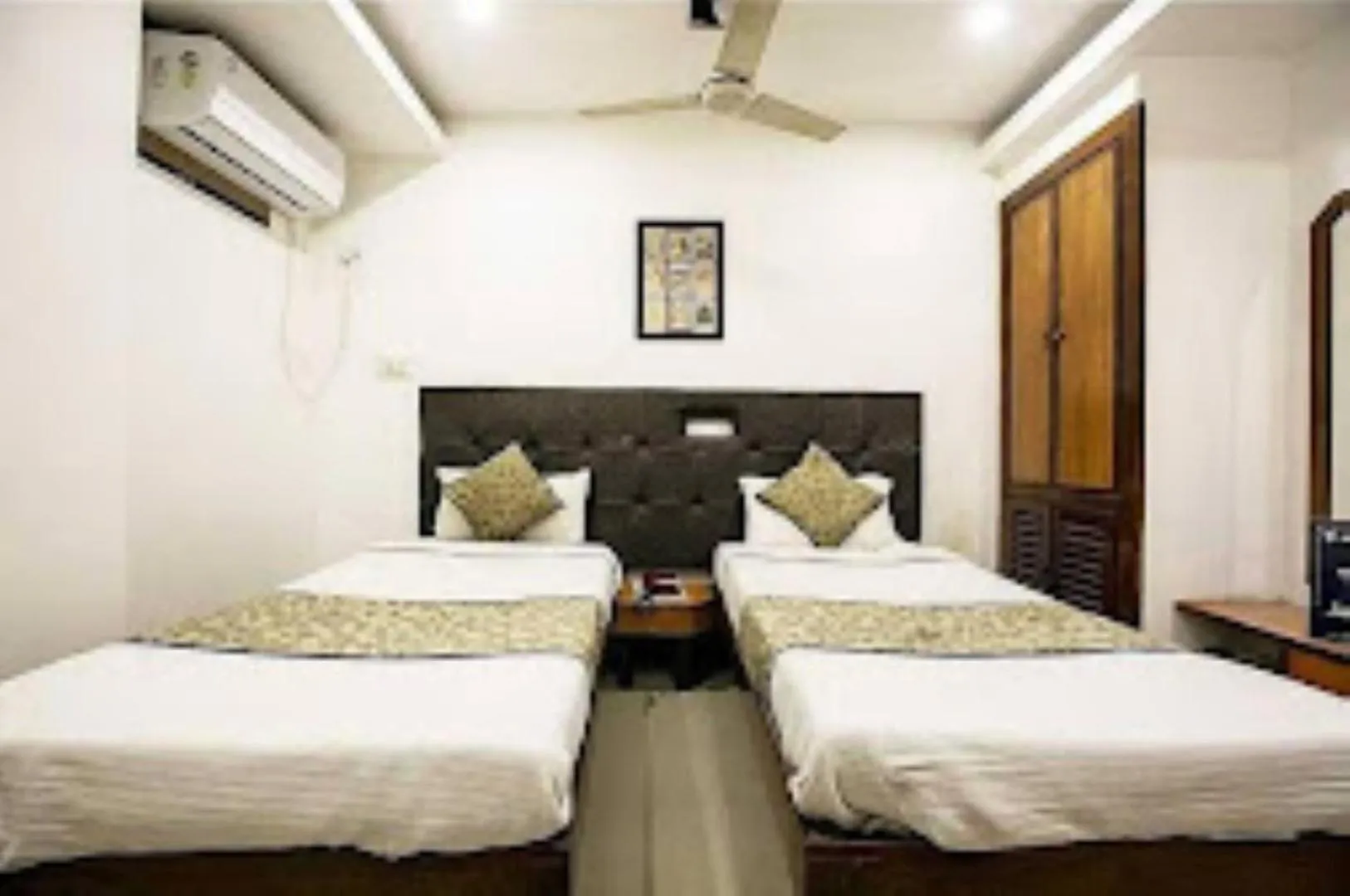 Bed in Hotel Pathik Bhopal , Madhya Pradesh